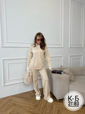Костюм