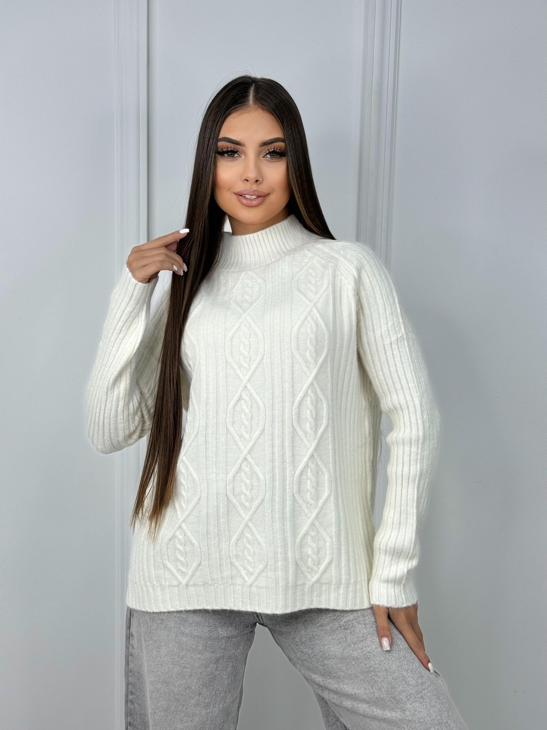 женский свитер,свитер с горлом,свитер,свитера вязаные,вязаные свитера женские