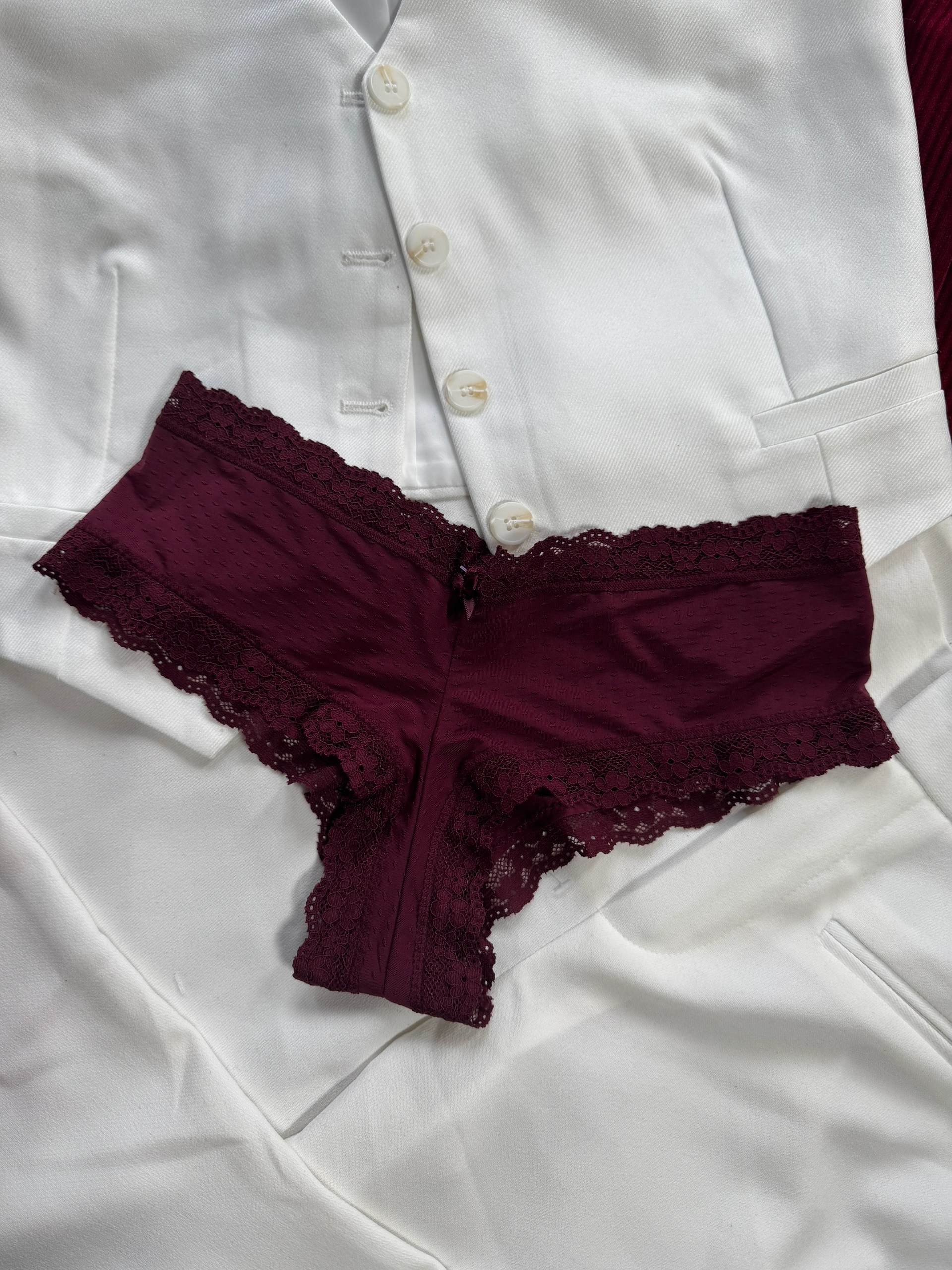 женский нижнее белье,женские кружевные трусики,нижнее белье кружевное,трусы женские кружевное,женское белье