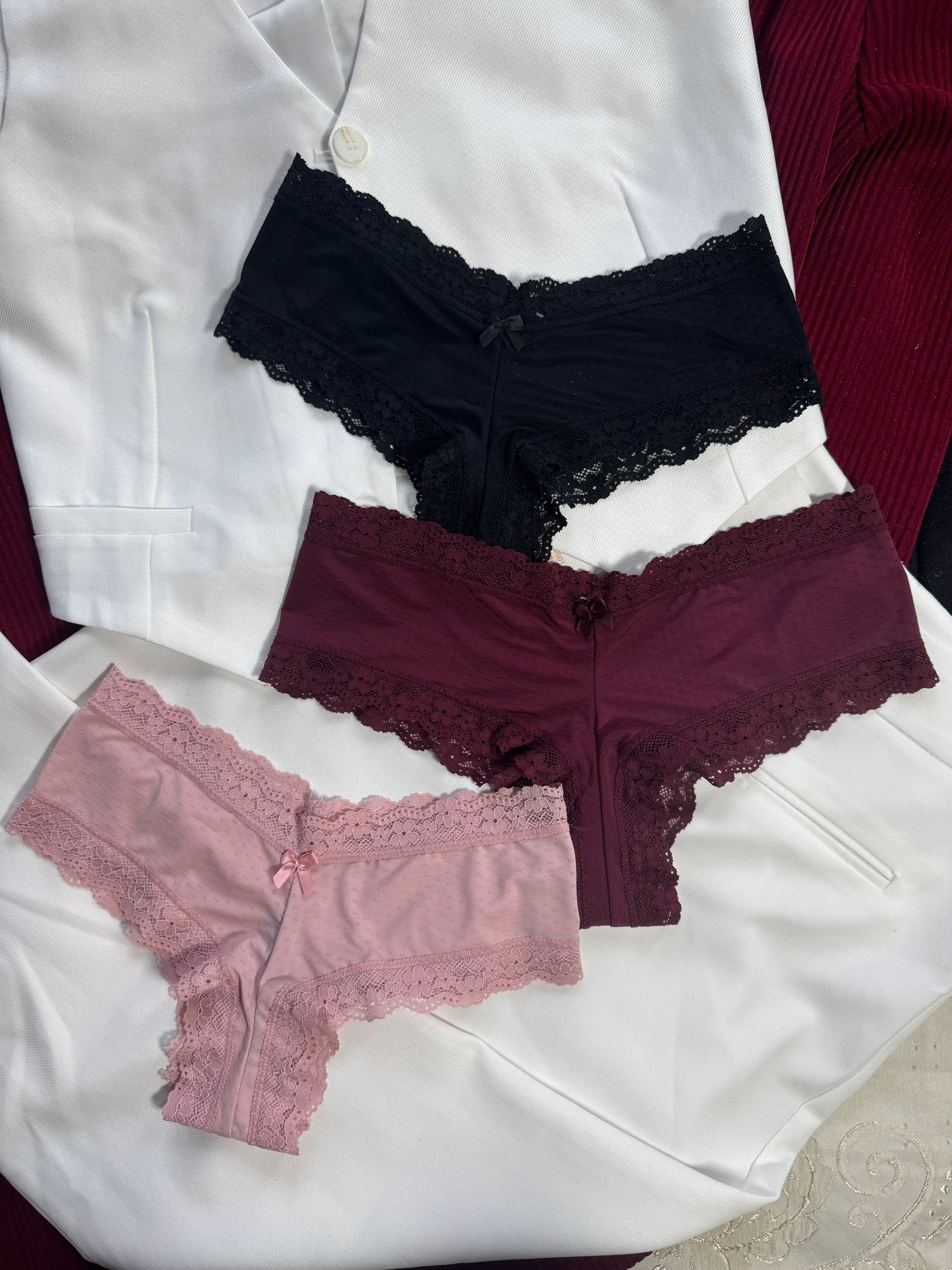 женский нижнее белье,женские кружевные трусики,нижнее белье кружевное,трусы женские кружевное,женское белье