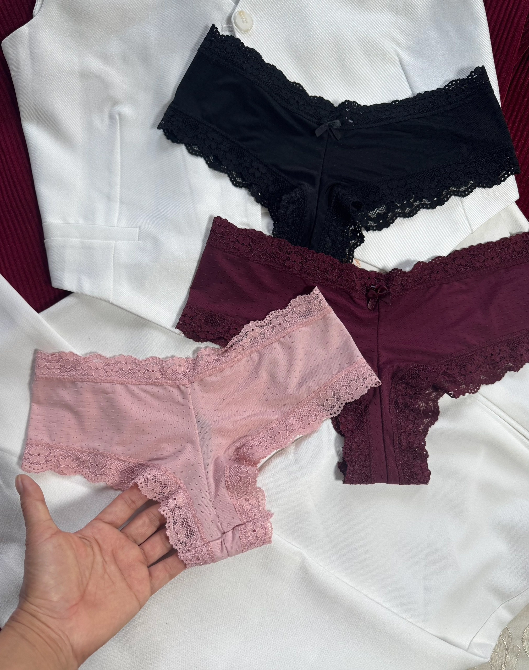 женский нижнее белье,женские кружевные трусики,нижнее белье кружевное,трусы женские кружевное,женское белье