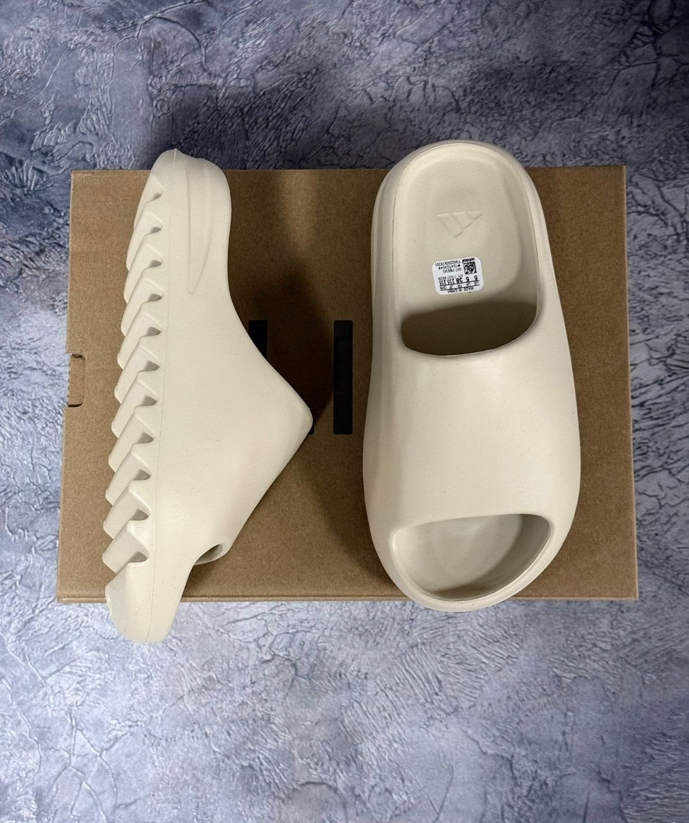 adidas yeezy slide bone,yeezy slide,шлепанцы adidas yeezy slide,adidas yeezy slide,yeezy slide bone