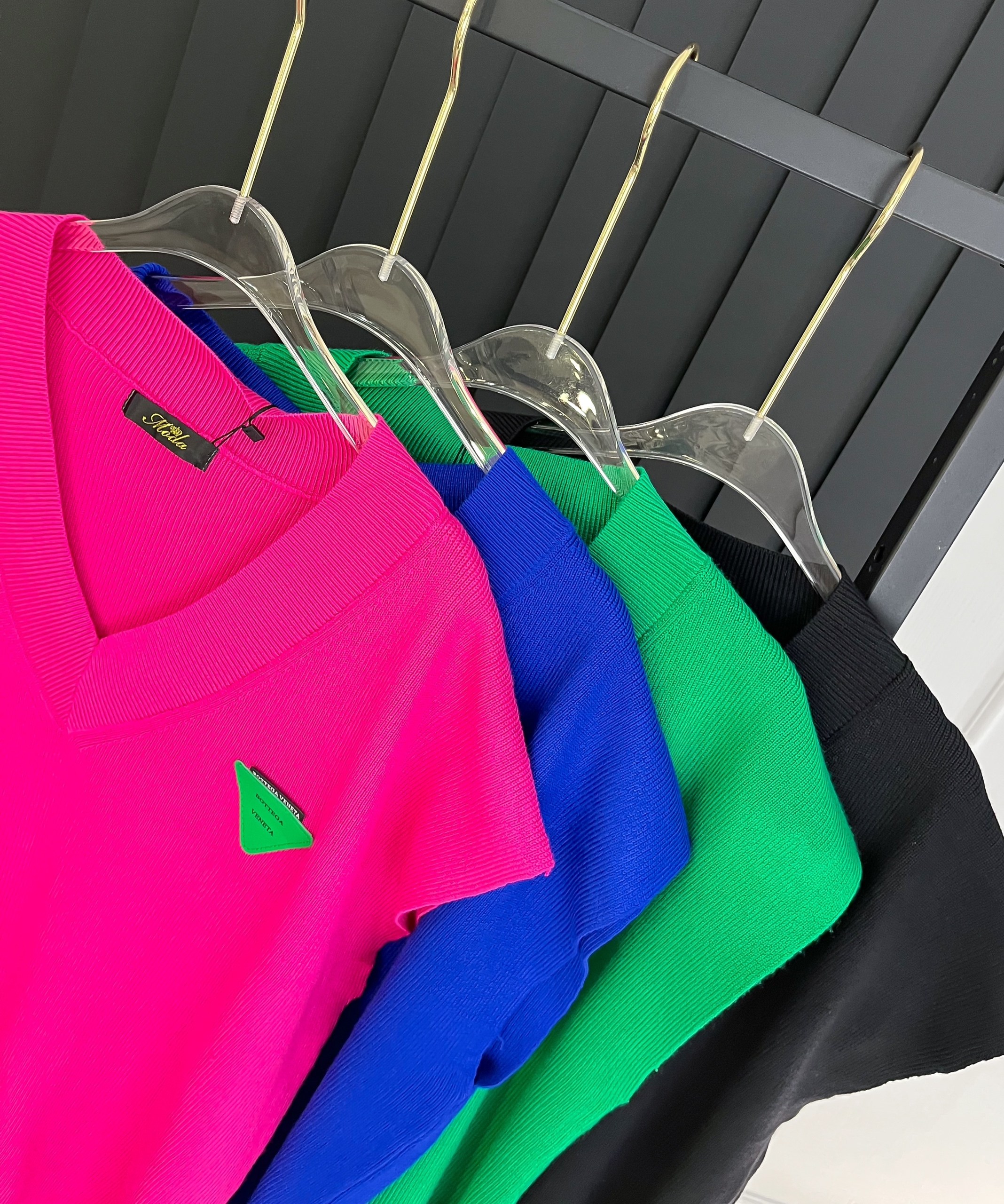 жилетка женская,жилетка вязаная,жилет трикотажный,жилет женский,вязаные жилеты женские