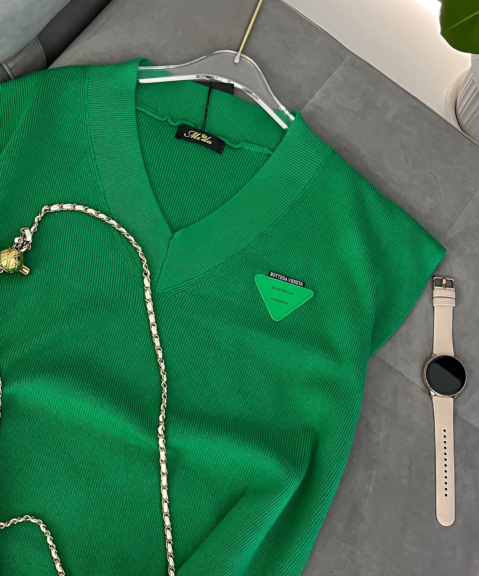 жилетка женская,жилетка вязаная,жилет трикотажный,жилет женский,вязаные жилеты женские