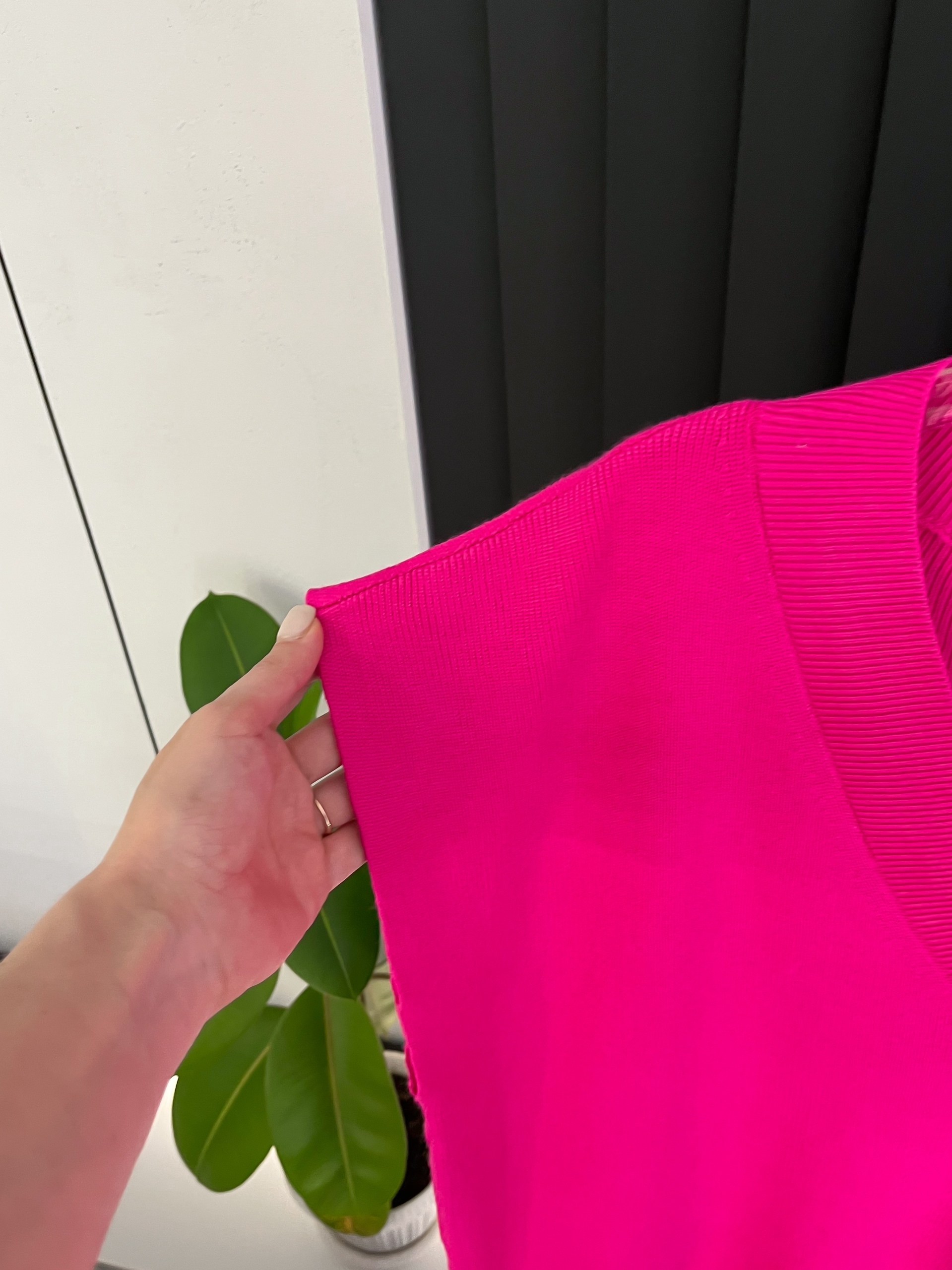 жилетка женская,жилетка вязаная,жилет трикотажный,жилет женский,вязаные жилеты женские