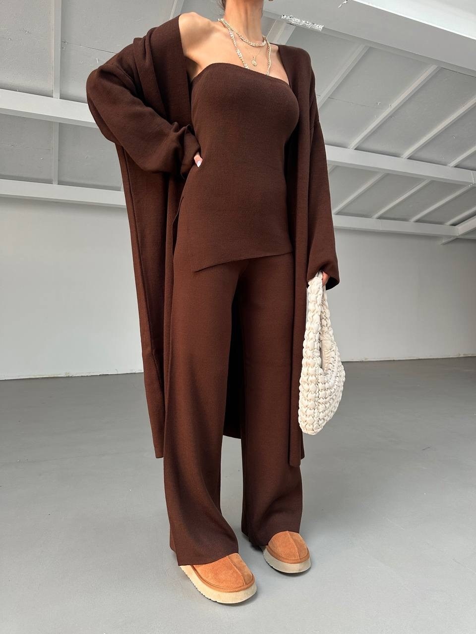 трикотажный костюм с кардиганом,костюмы трикотажные,длинный кардиган,коричневый кардиган,кардиган