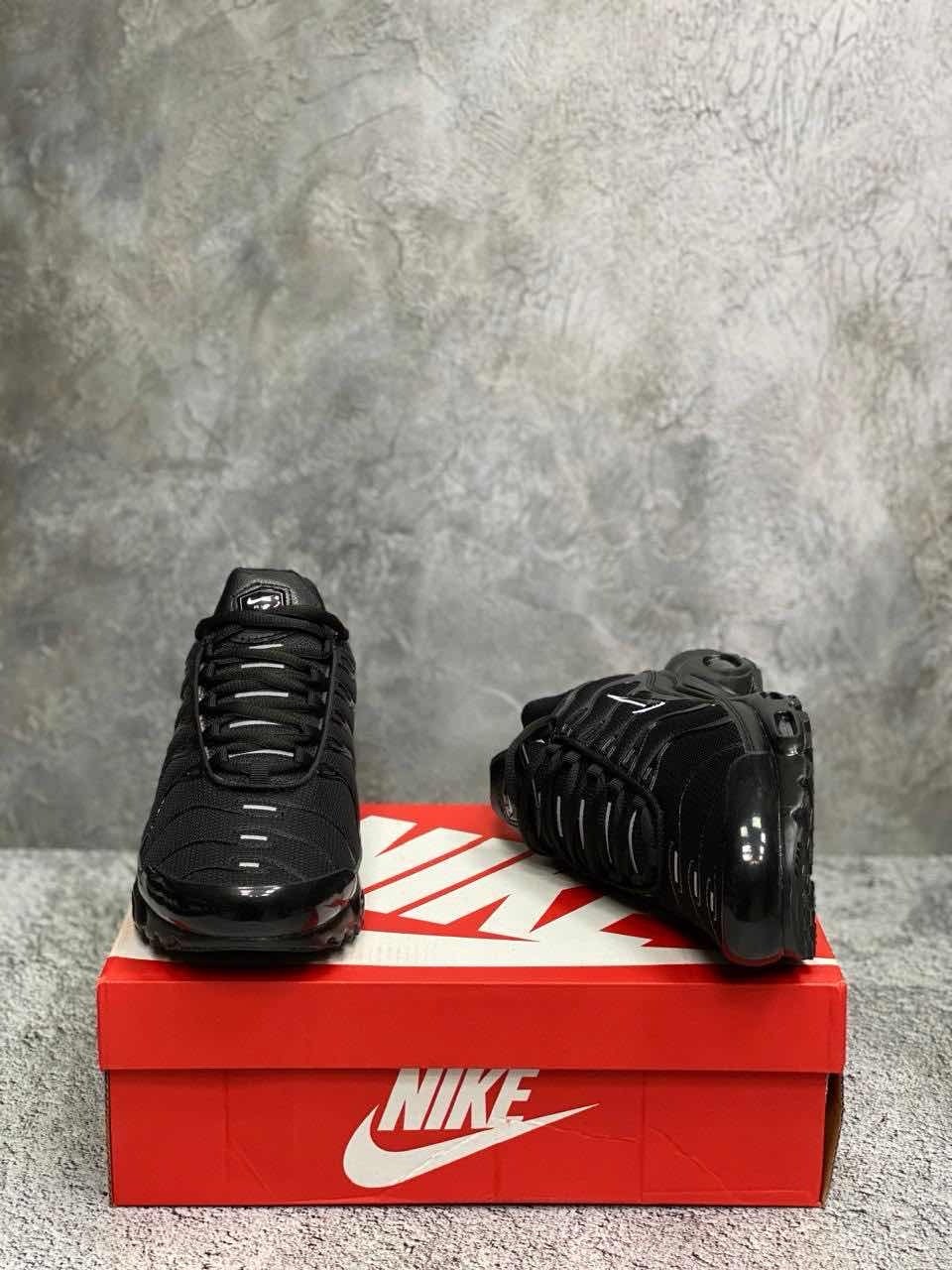 кроссовки nike air max plus tn,nike air max plus tn black,кроссовки мужские nike air max tn,кроссовки nike air max tn plus мужские,nike air max tn plus