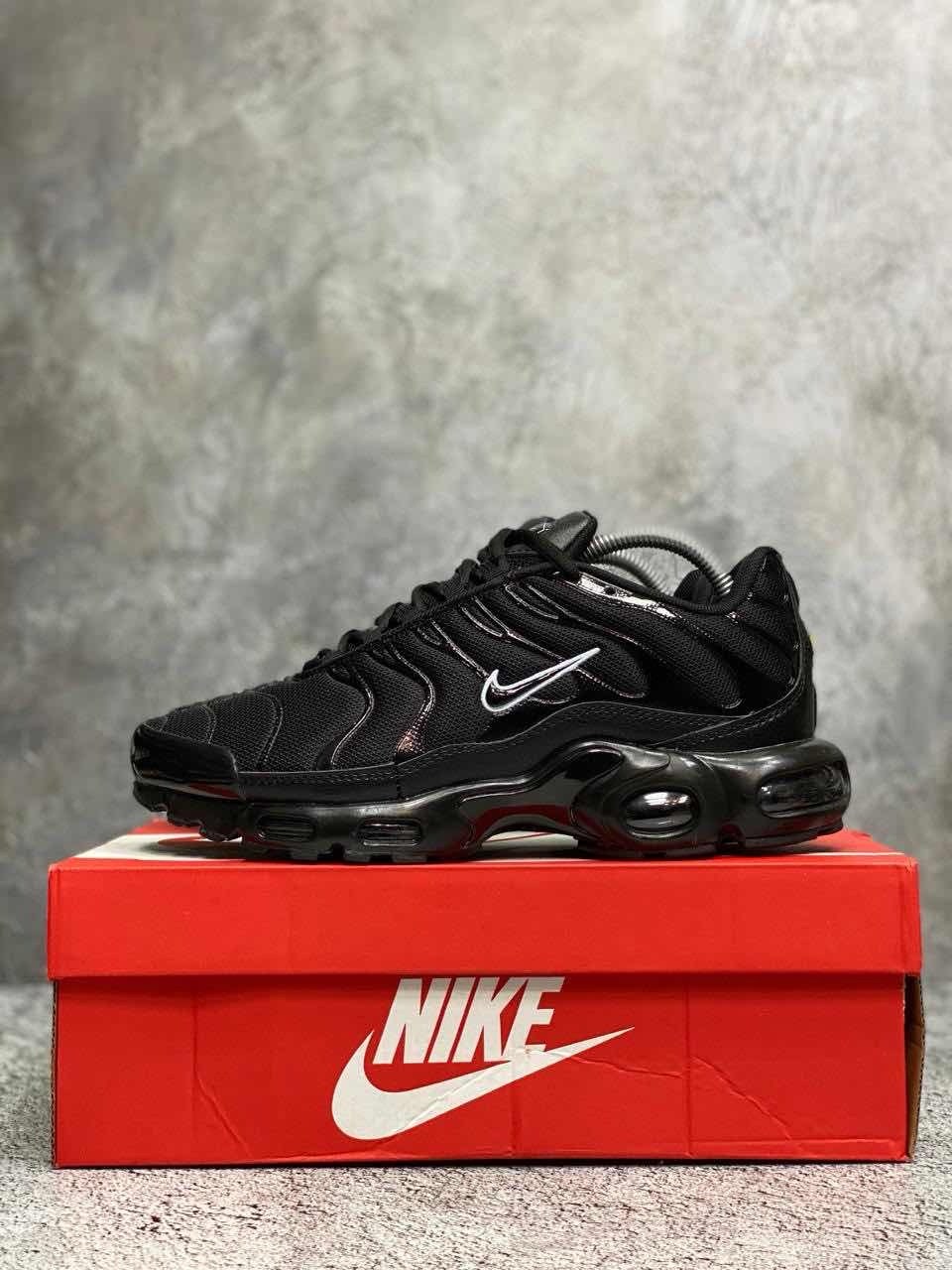 кроссовки nike air max plus tn,nike air max plus tn black,кроссовки мужские nike air max tn,кроссовки nike air max tn plus мужские,nike air max tn plus