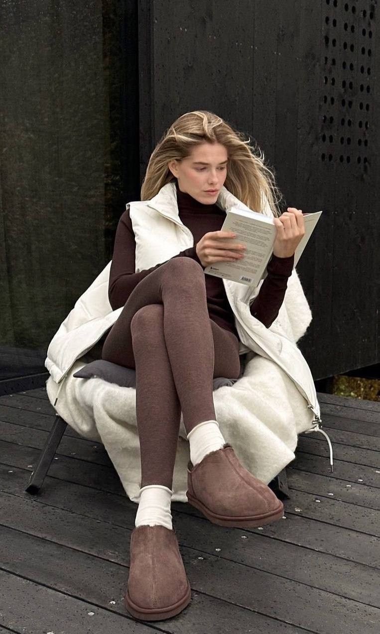 cпортивный костюм оверсайз,оверсайз и лосины,бежевый свитшот,оверсайз кофта,костюм оверсайз