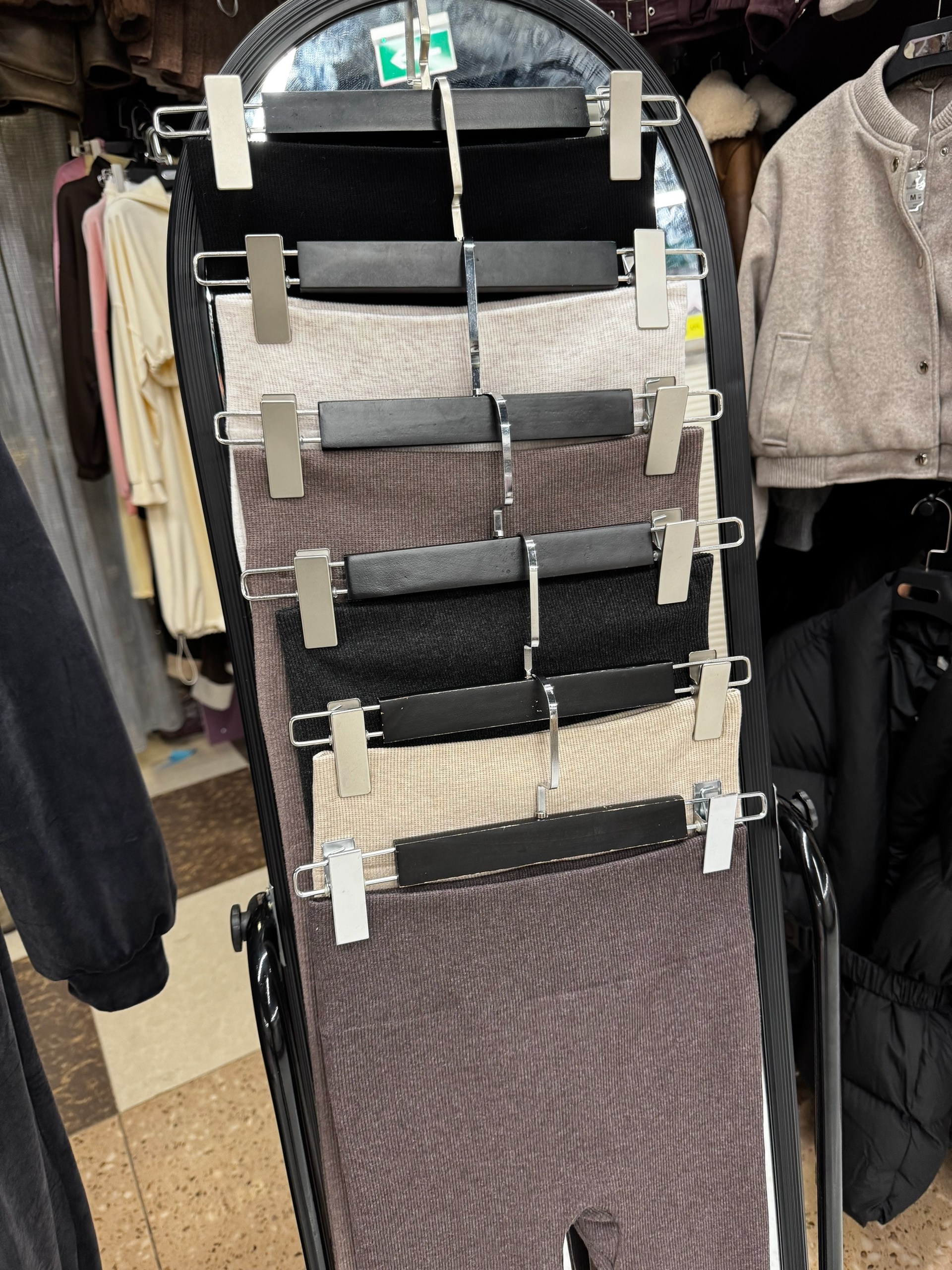 cпортивный костюм оверсайз,оверсайз и лосины,бежевый свитшот,оверсайз кофта,костюм оверсайз