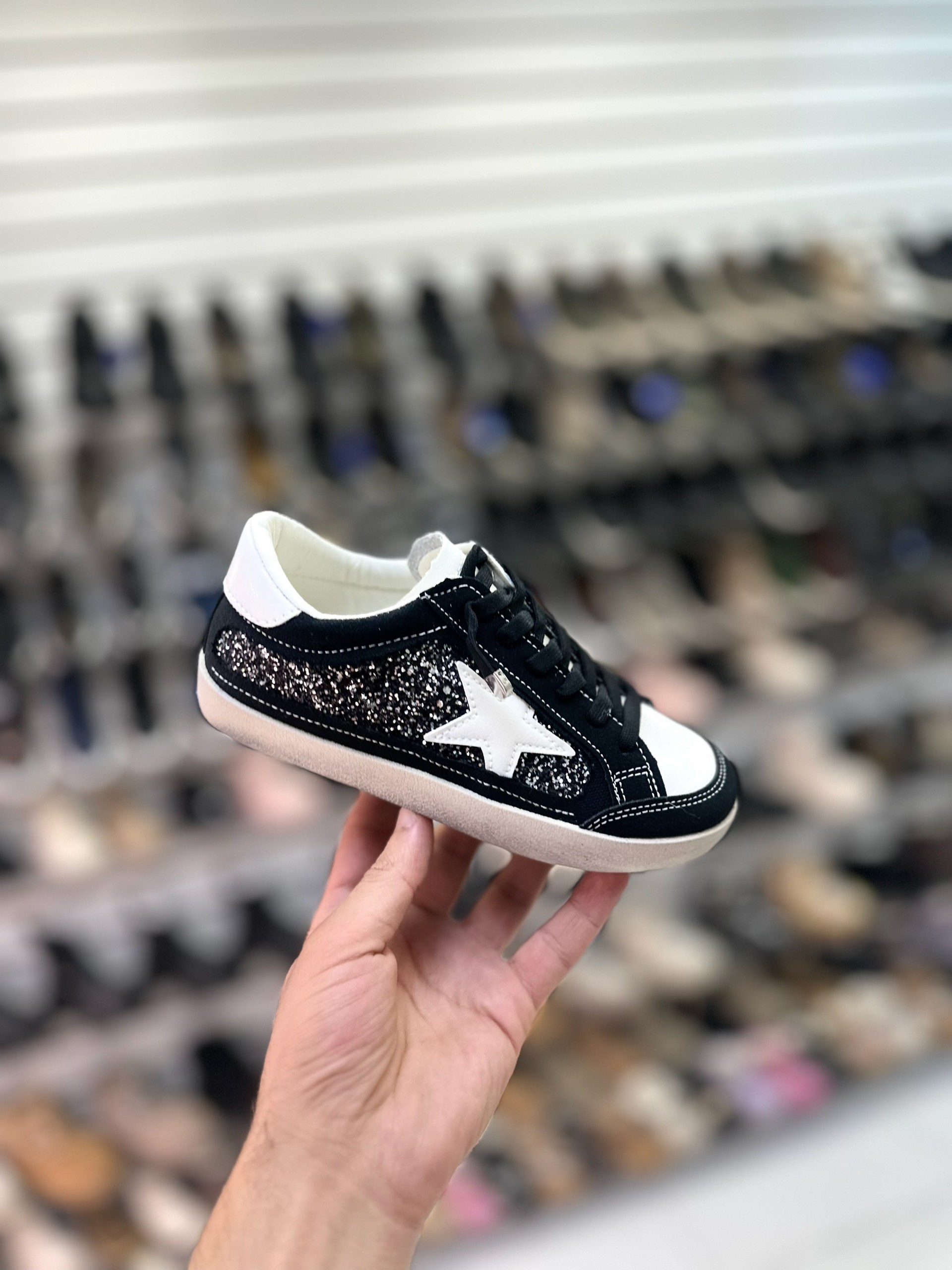 ,бордовые кроссовки,кроссовки марсала,женские кроссовки,бордовые кеды