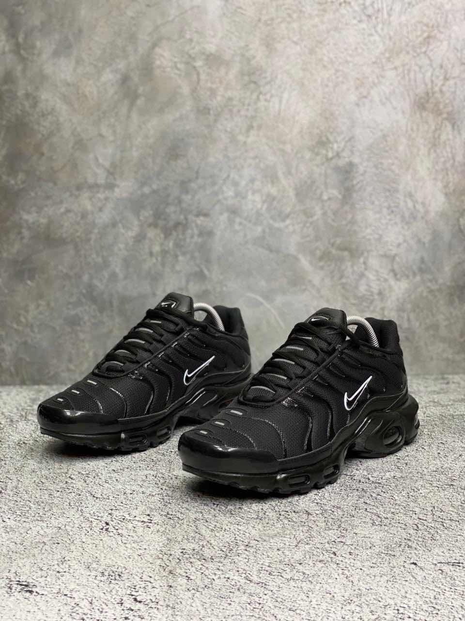 кроссовки nike air max plus tn,nike air max plus tn black,кроссовки мужские nike air max tn,кроссовки nike air max tn plus мужские,nike air max tn plus