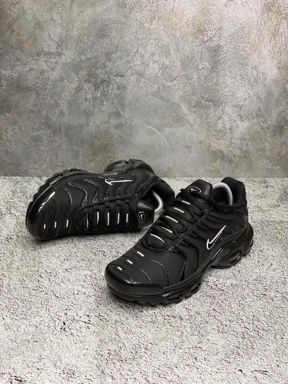 кроссовки nike air max plus tn,nike air max plus tn black,кроссовки мужские nike air max tn,кроссовки nike air max tn plus мужские,nike air max tn plus