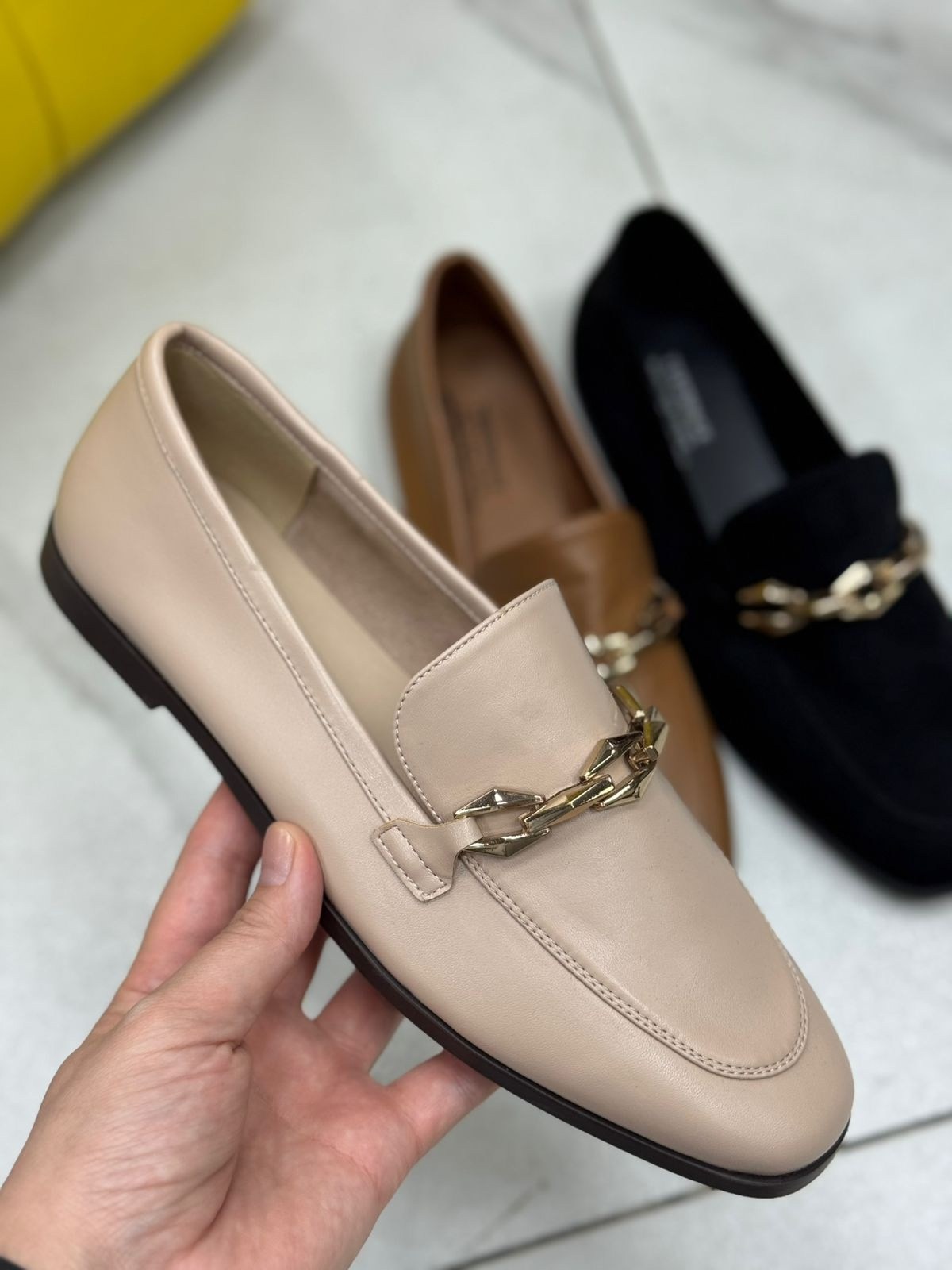 лоферы женские,модные лоферы,,лоферы с цепочкой,коричневые лоферы