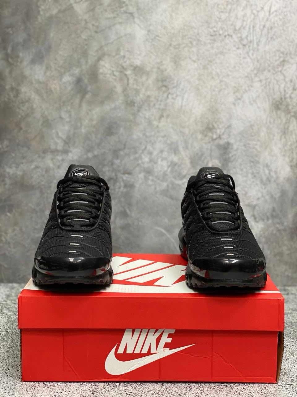 кроссовки nike air max plus tn,nike air max plus tn black,кроссовки мужские nike air max tn,кроссовки nike air max tn plus мужские,nike air max tn plus