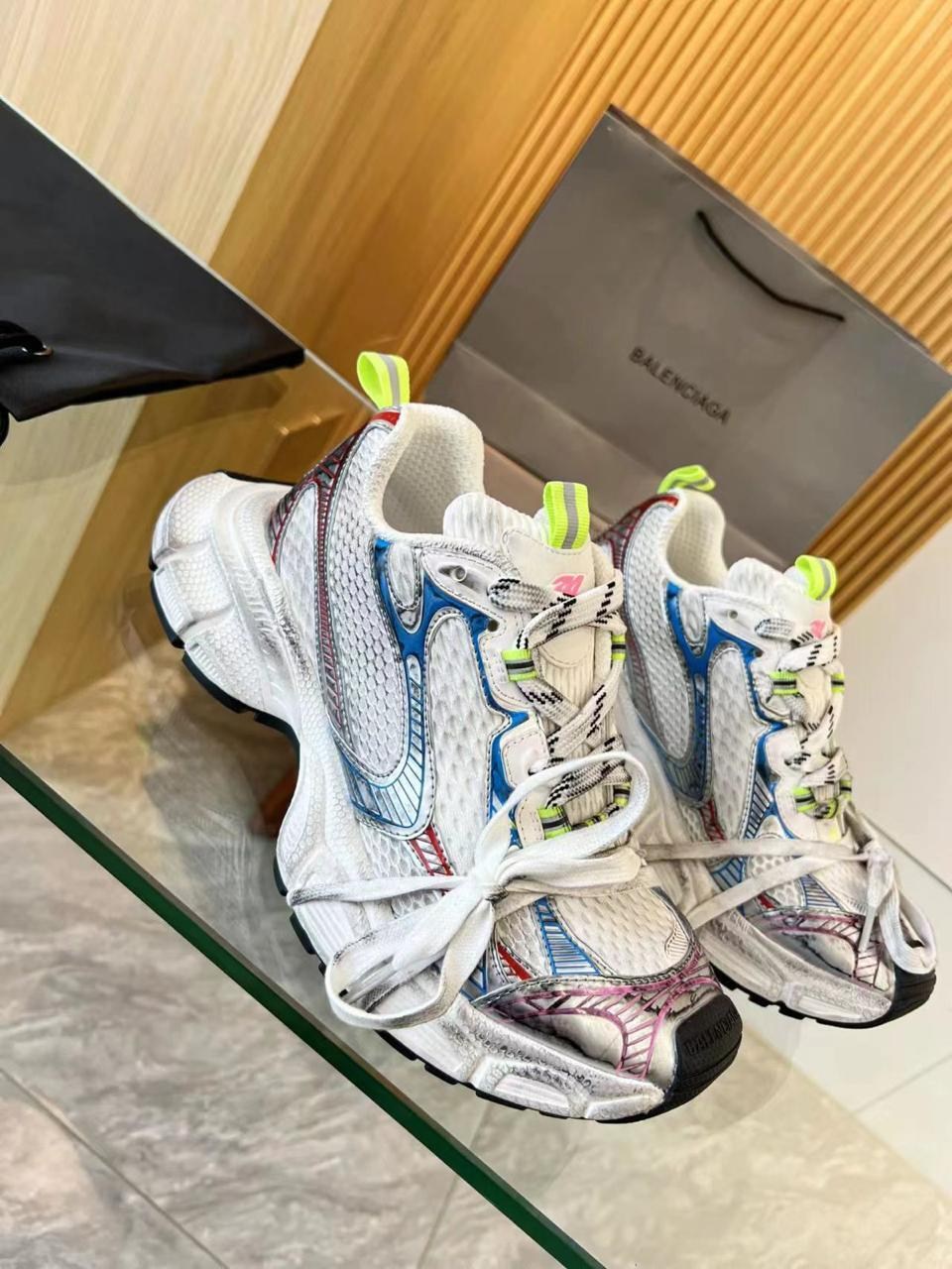 кроссовки баленсиага женские 2025,кроссовки женские balenciaga,balenciaga кроссовки,баленсиага кроссовки 2025,кроссовки баленсиага женские