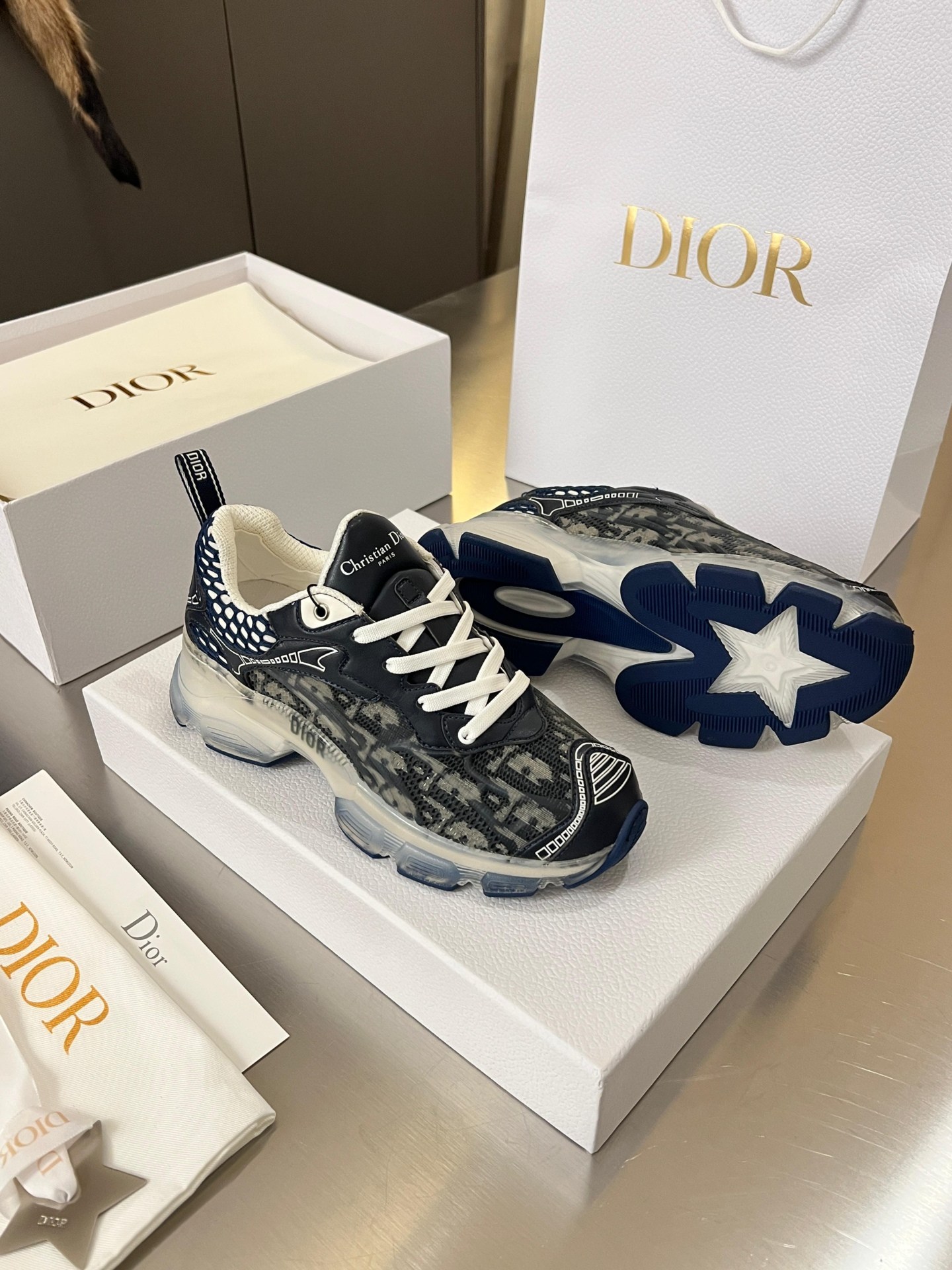 dior кроссовки,кроссовки christian dior,dior кроссовки мужские,диор кроссовки,женские кроссовки