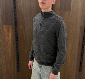 Свитер