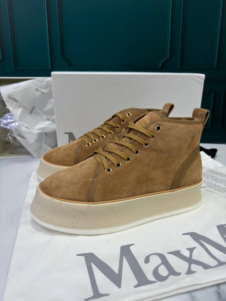 ,ботинки на толстой подошве,стильные ботинки,женские ботинки,платформа