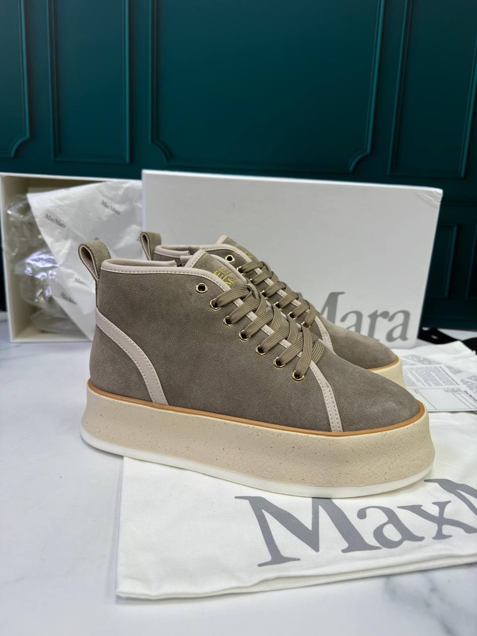 ,ботинки на толстой подошве,стильные ботинки,женские ботинки,платформа