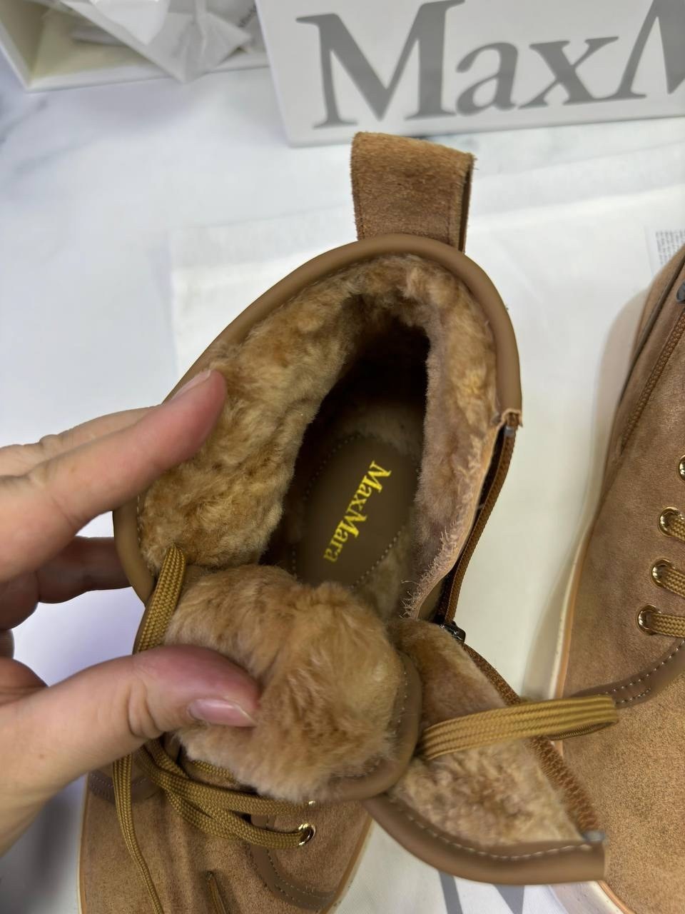 ,ботинки на толстой подошве,стильные ботинки,женские ботинки,платформа