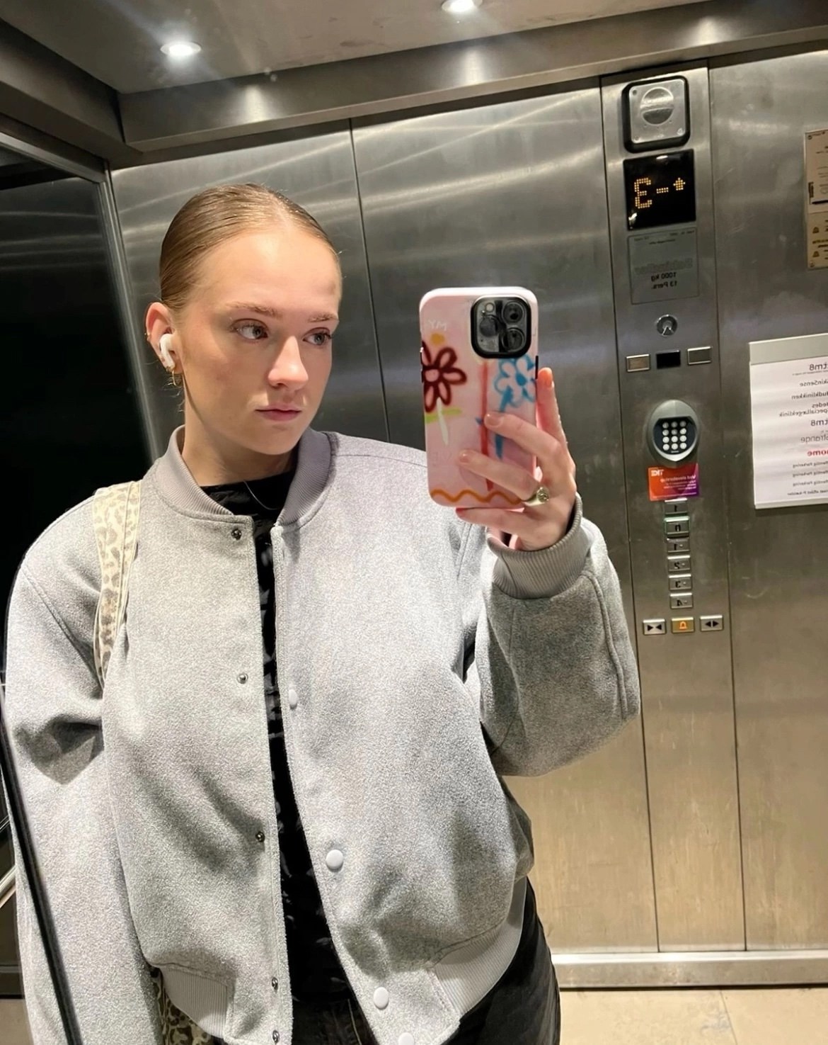 куртка бомбер,пальто бомбер,женская куртка бомбер,полупальто бомбер,куртка модная