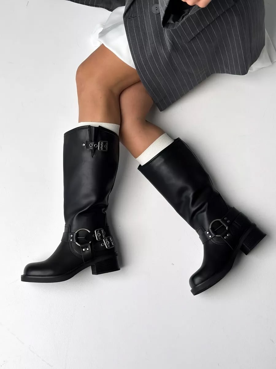 ,черные сапоги,стильные сапоги,сапоги модные,сапоги осенние