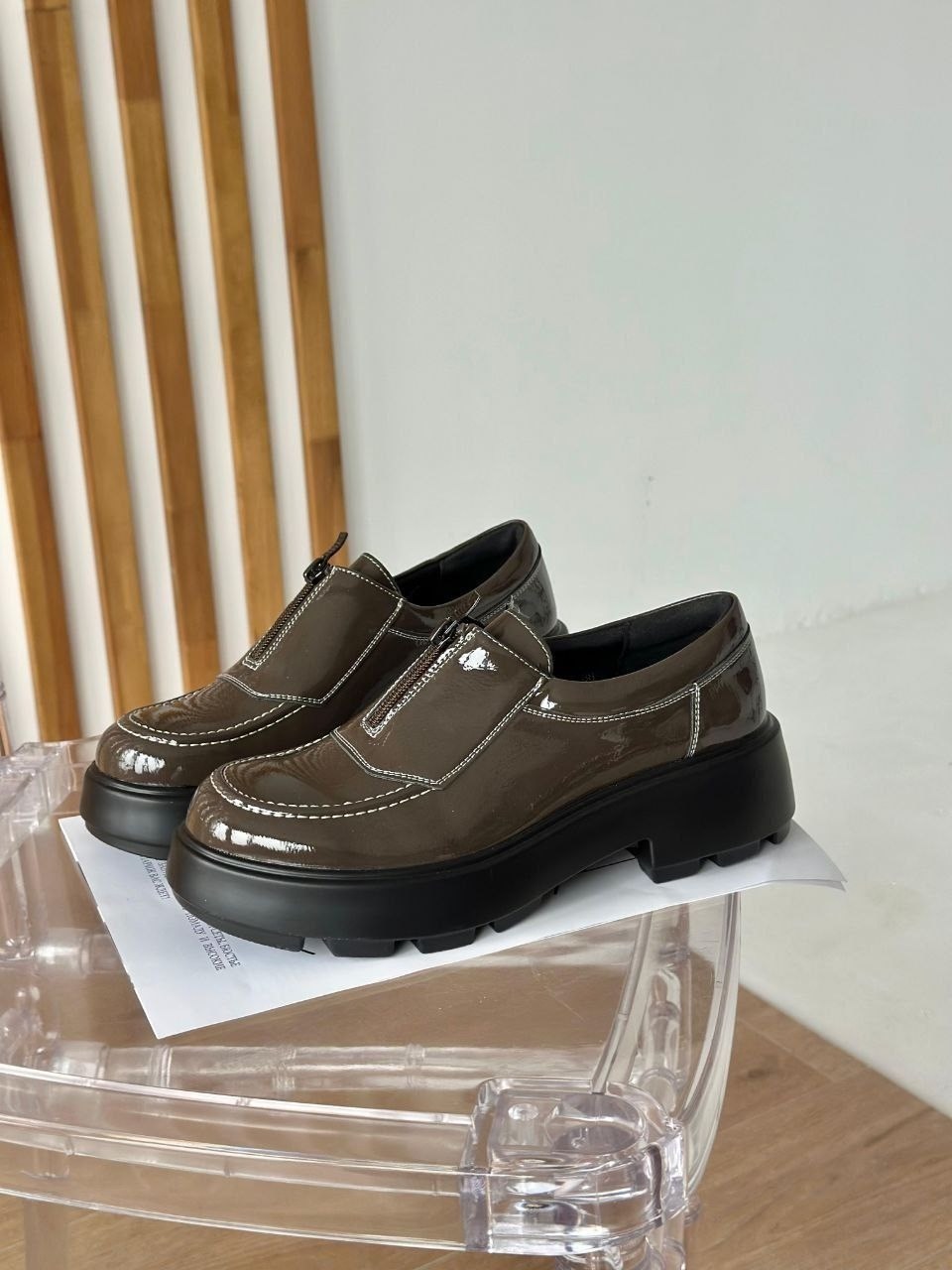 ,лоферы женские,лакированные лоферы,лоферы бежевые,женская