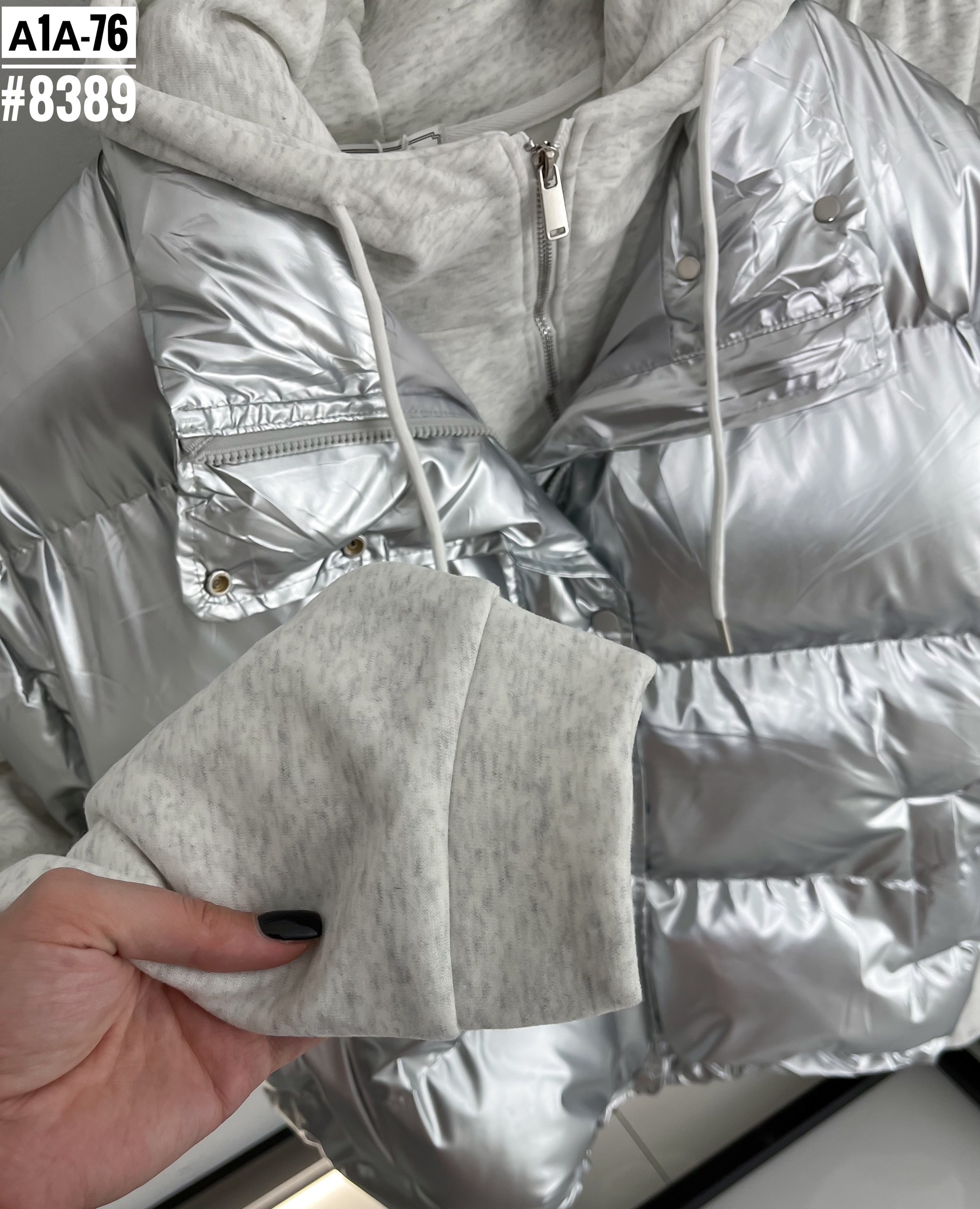 пуховой жилет,жилетка женская,теплый жилет,жилет с капюшоном,женский жилет