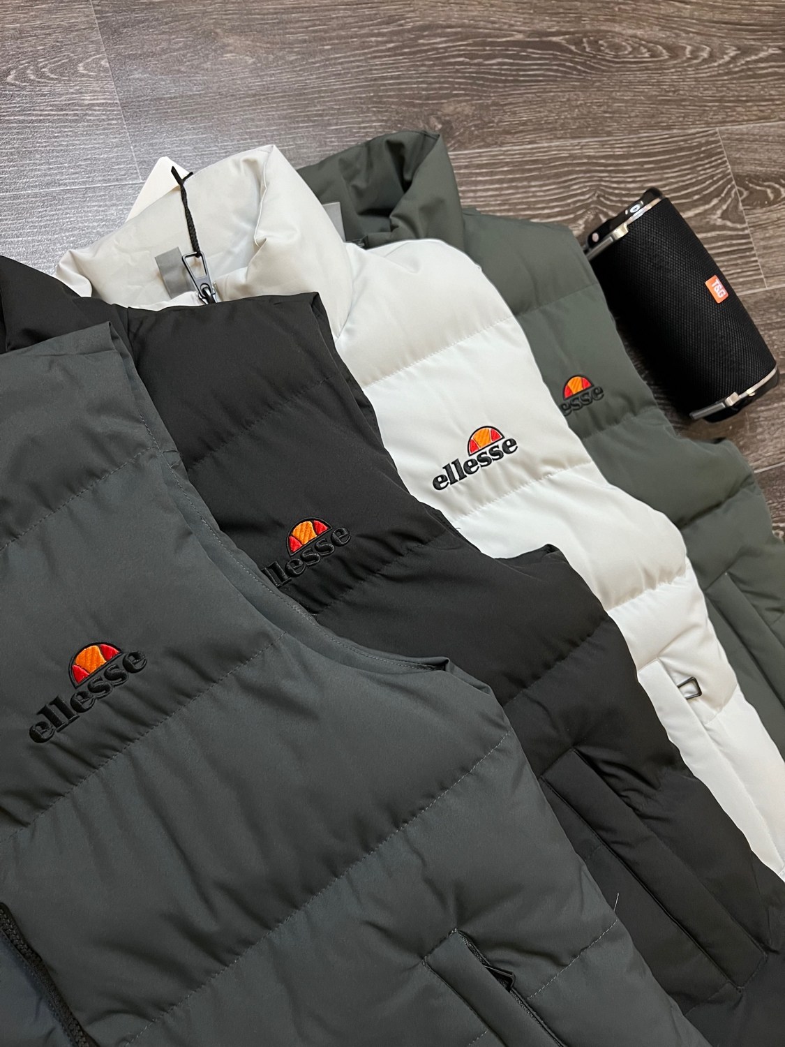 жилет ellesse,жилетка ellesse,жилет утепленный ellesse,жилет ellesse жилет барди,жилетка адидас