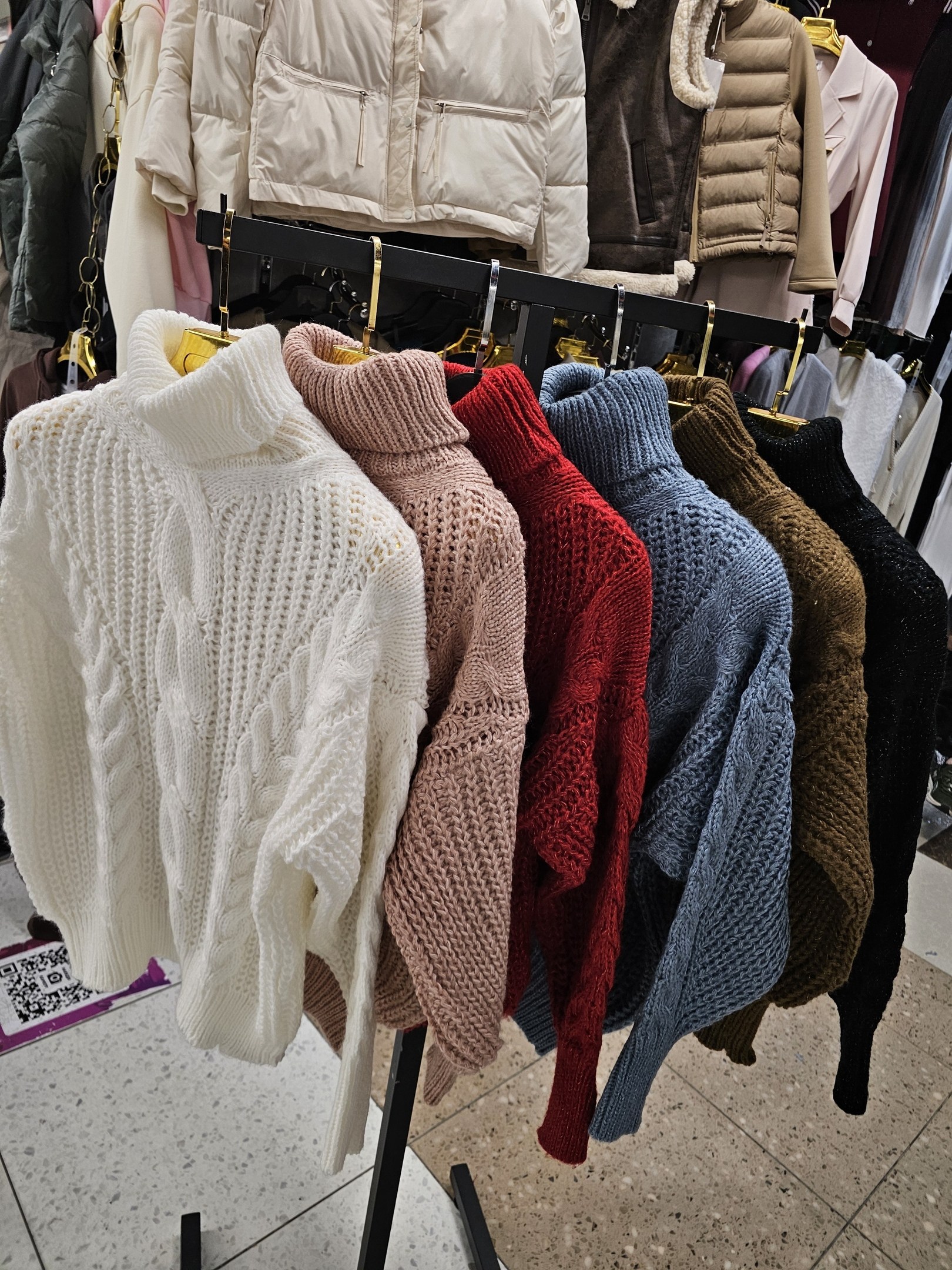 вязаные свитера,вязаные свитера женские,свитер,вязаный свитер теплый,свитера женские