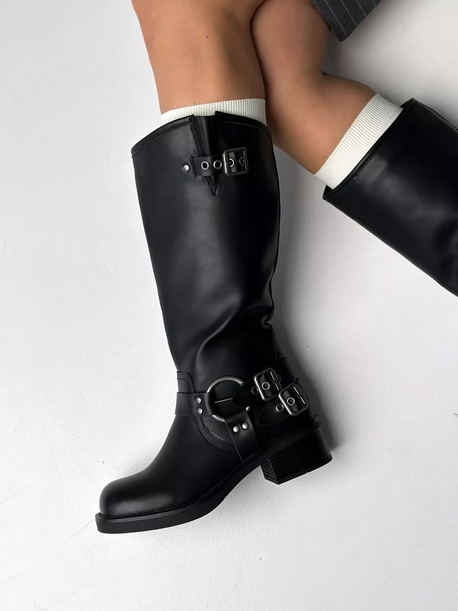 ,черные сапоги,стильные сапоги,сапоги модные,сапоги осенние