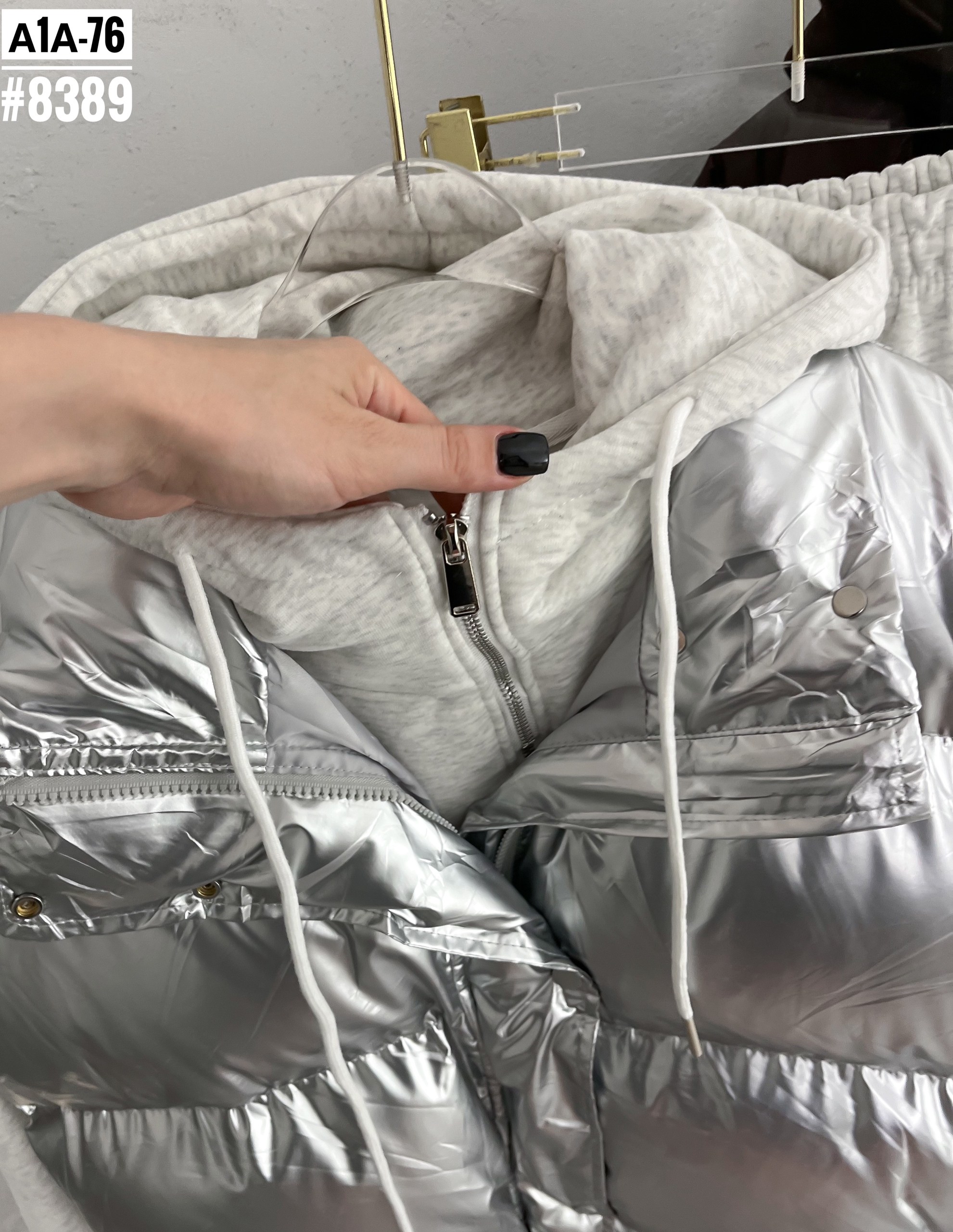 пуховой жилет,жилетка женская,теплый жилет,жилет с капюшоном,женский жилет