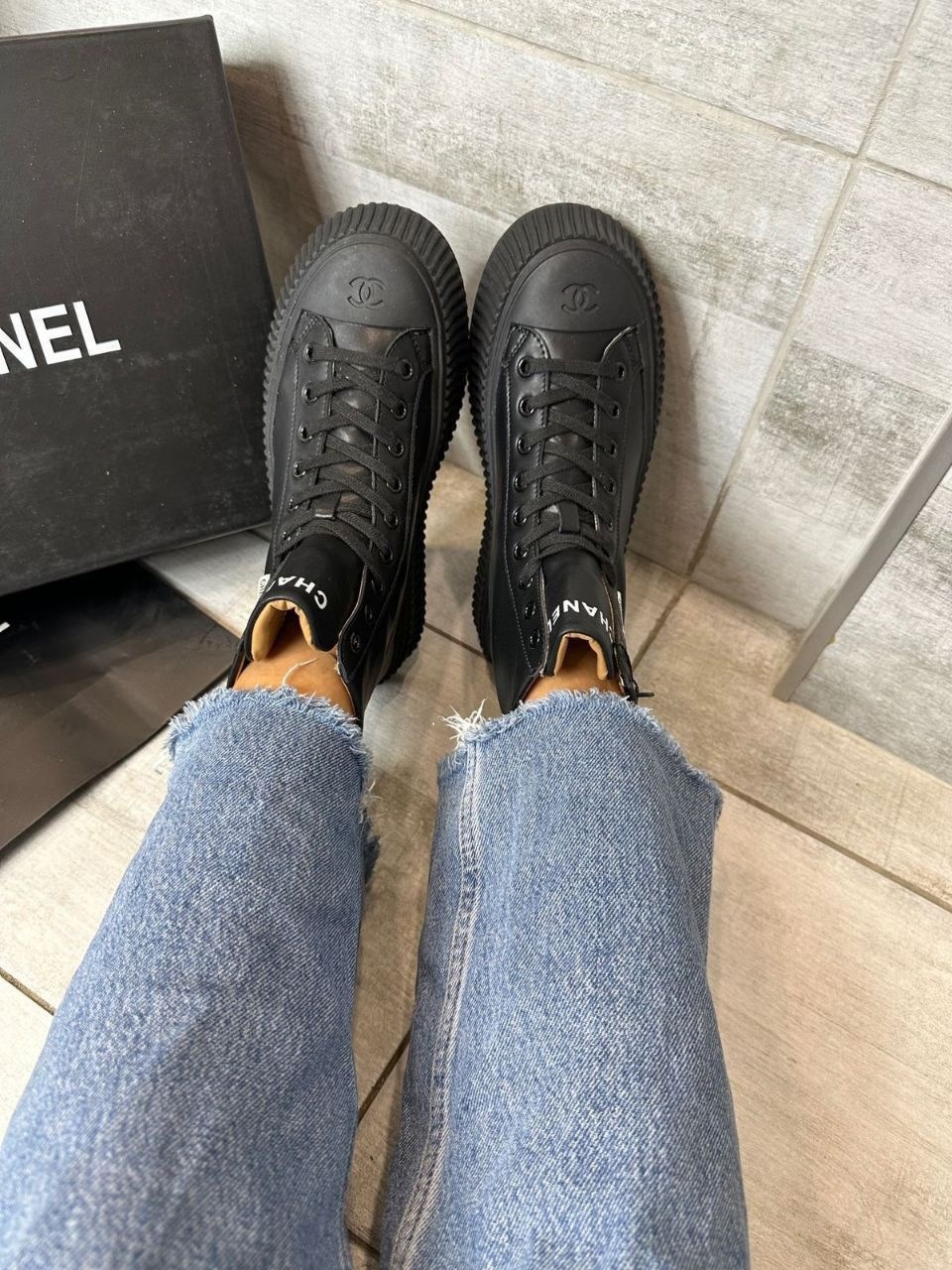 ботинки chanel,chanel кроссовки,кроссовки зимние шанель,кеды chanel,кеды шанель женские с мехом