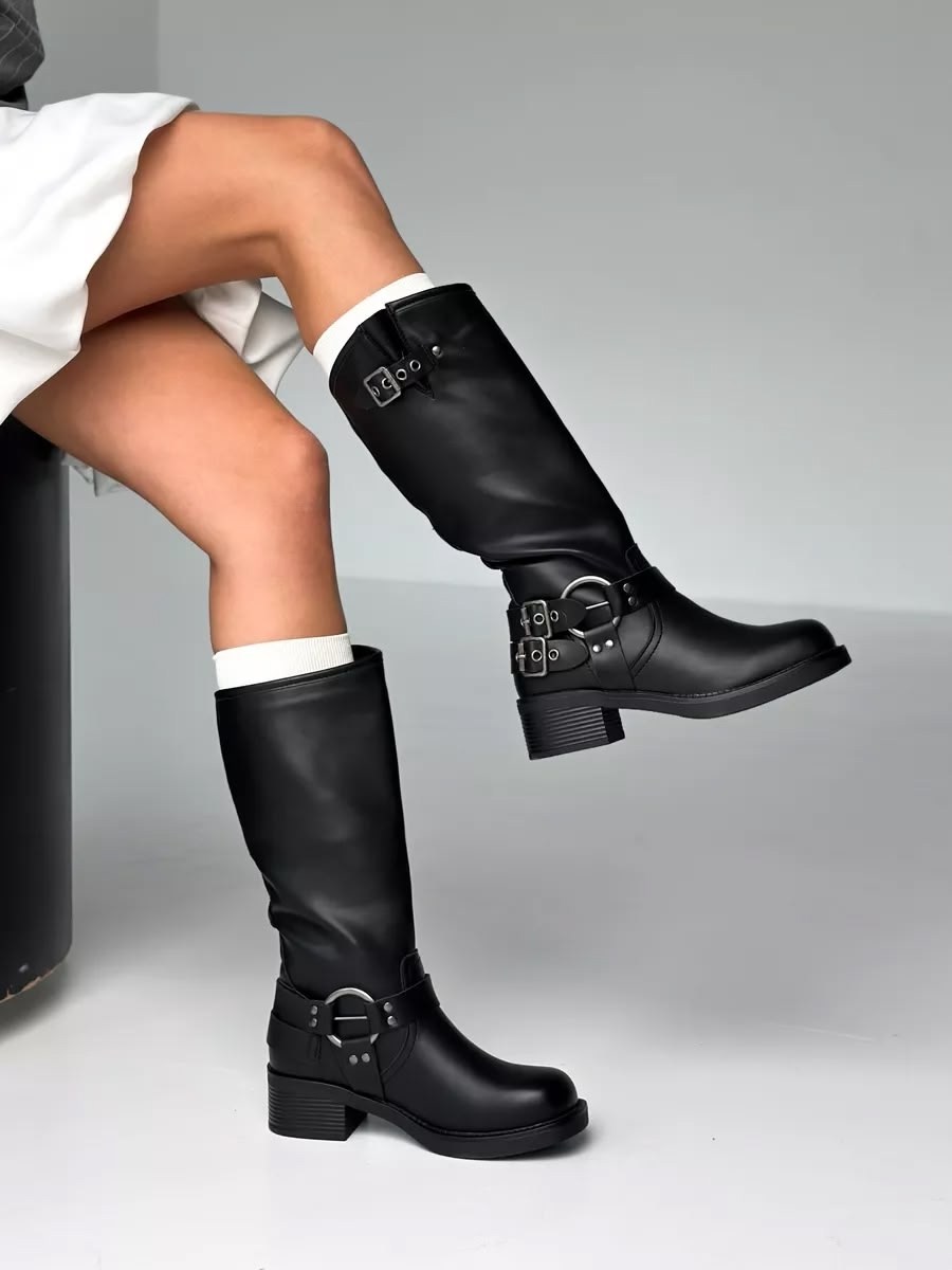 ,черные сапоги,стильные сапоги,сапоги модные,сапоги осенние