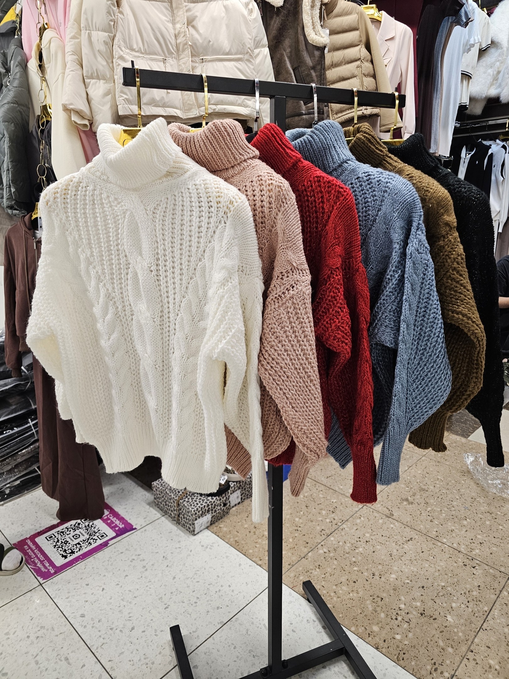 вязаные свитера,вязаные свитера женские,свитер,вязаный свитер теплый,свитера женские