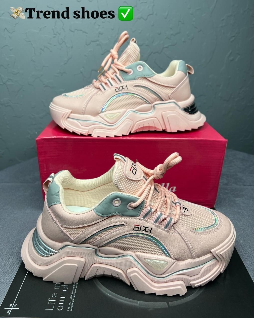 кроссовки женскиe,бежевые брендовые кроссовки,кроссовки модные,женские массивные кроссовки,массивные кроссовки