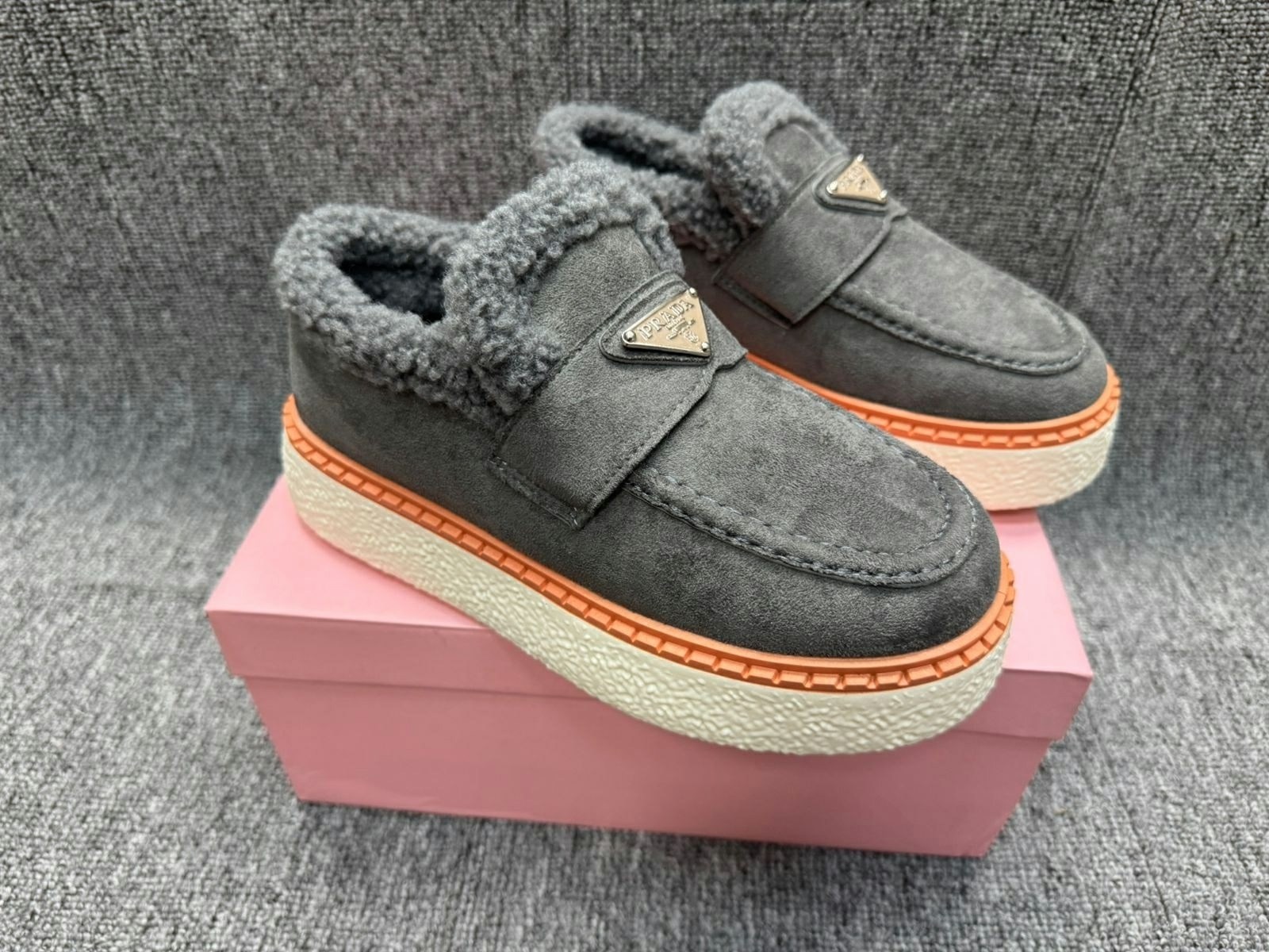 ,лоферы зимние замшевые,лоферы зимние женские,лоферы prada,зимние лоферы