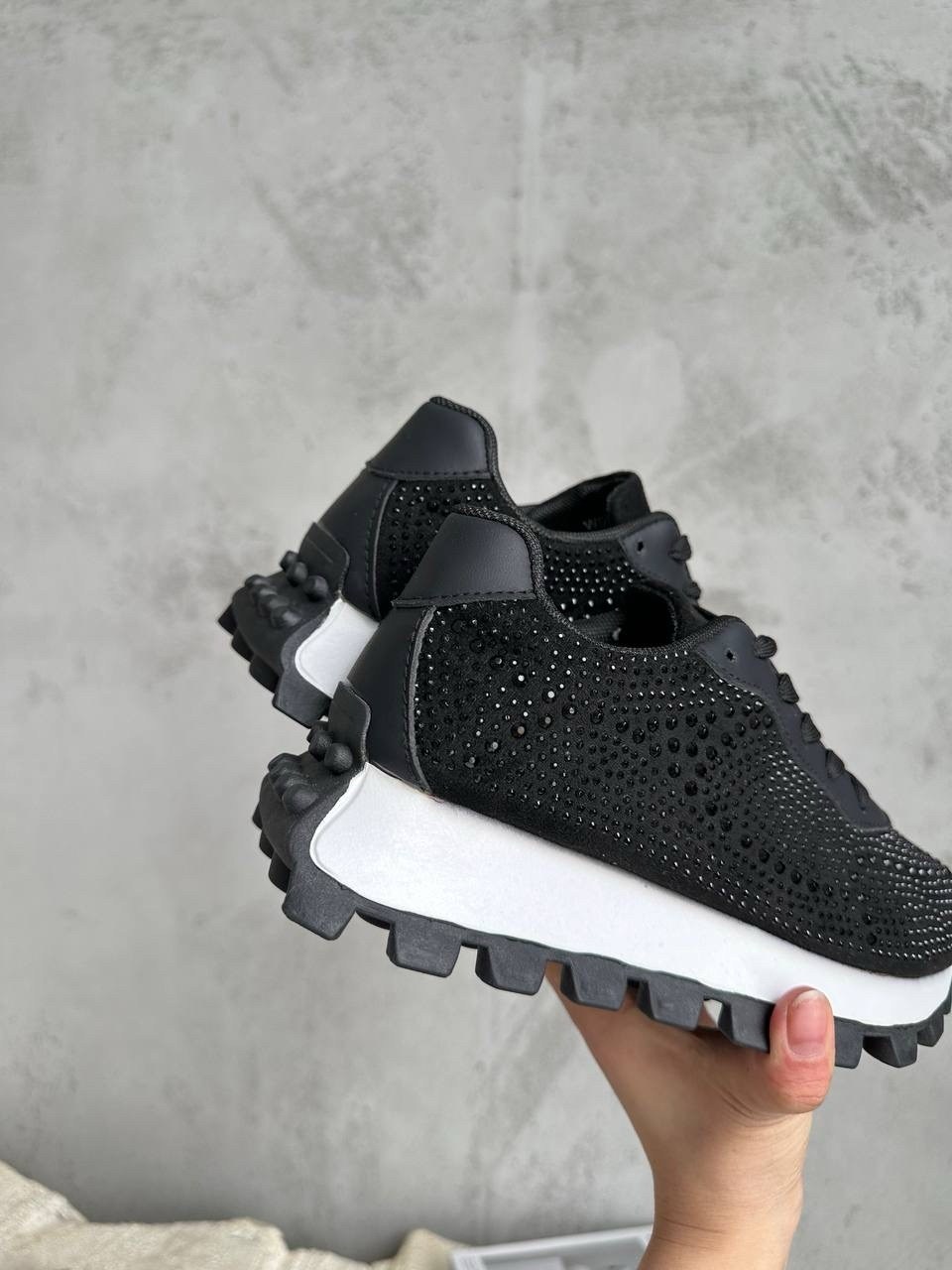 ,кроссовки со стразами,кроссовки женские,черные кроссовки,кроссовки женские со стразами