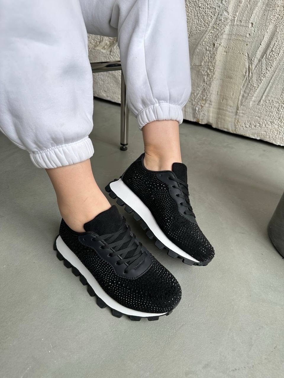 ,кроссовки со стразами,кроссовки женские,черные кроссовки,кроссовки женские со стразами