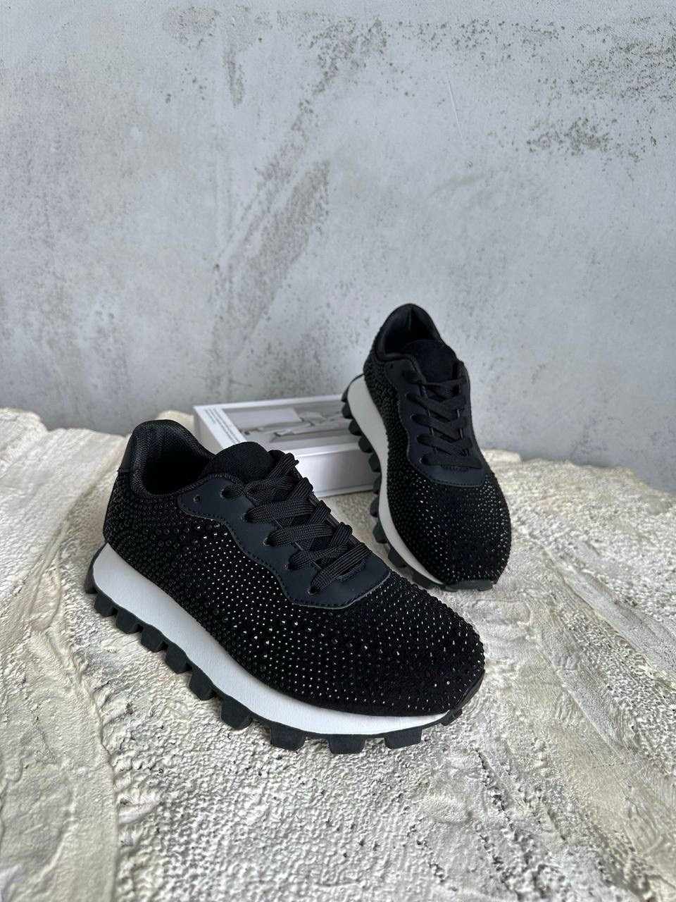 ,кроссовки со стразами,кроссовки женские,черные кроссовки,кроссовки женские со стразами