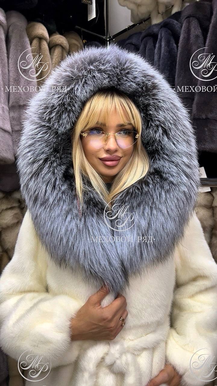 шуба норковая белая с капюшоном из чернобурки,шуба норковая с капюшоном из чернобурки снежная королева,белая норковая шуба,шуба меховая,белая норковая шуба с капюшоном