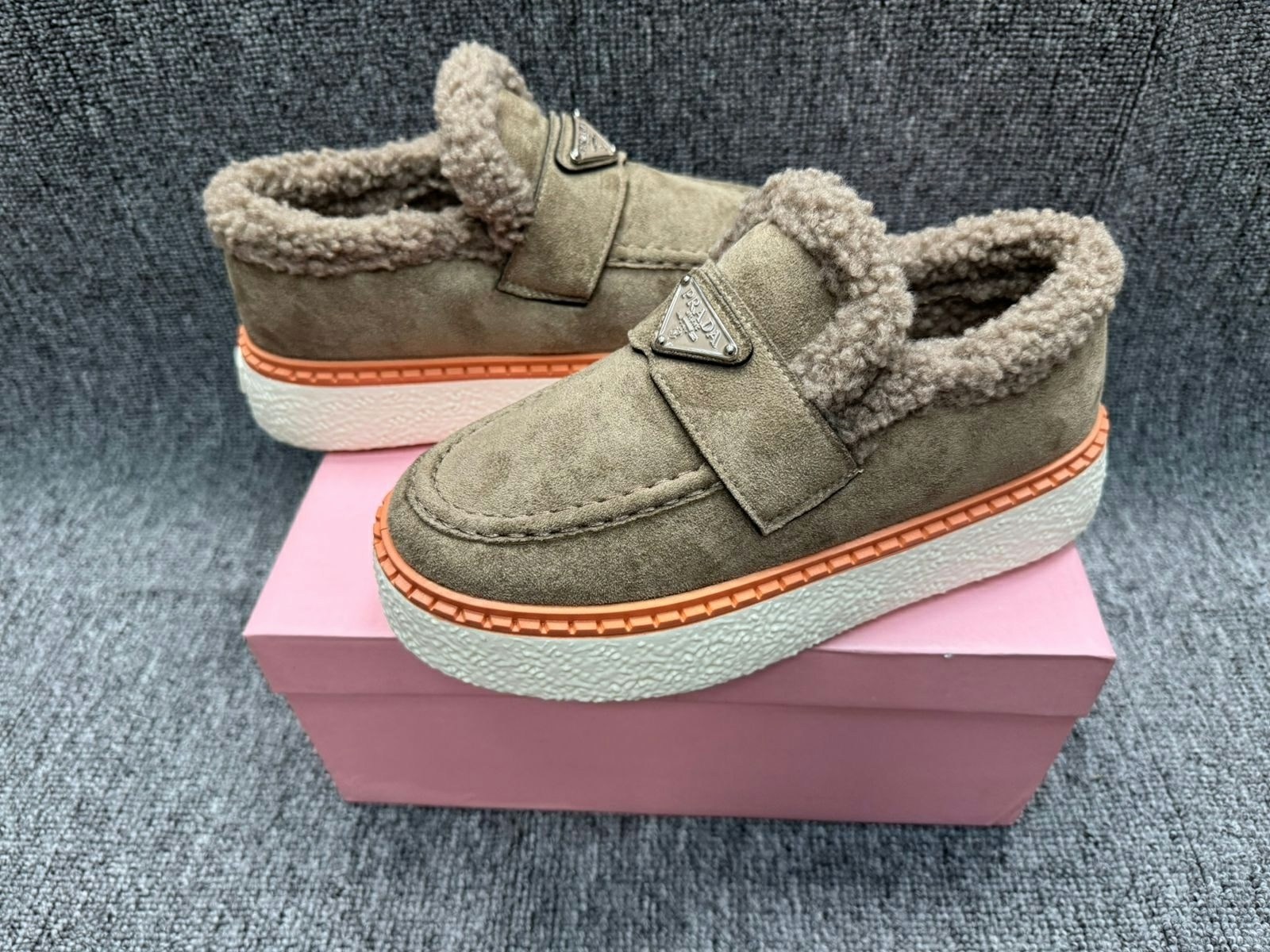 ,лоферы зимние замшевые,лоферы зимние женские,лоферы prada,зимние лоферы
