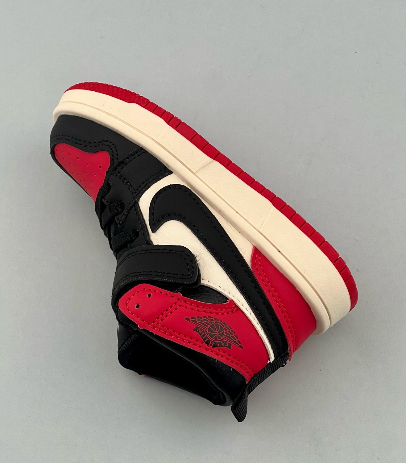 nike air jordan 1 mid,кроссовки air jordan 1 mid,кроссовки air jordan 1,jordan 1 mid,джорданы для малышей