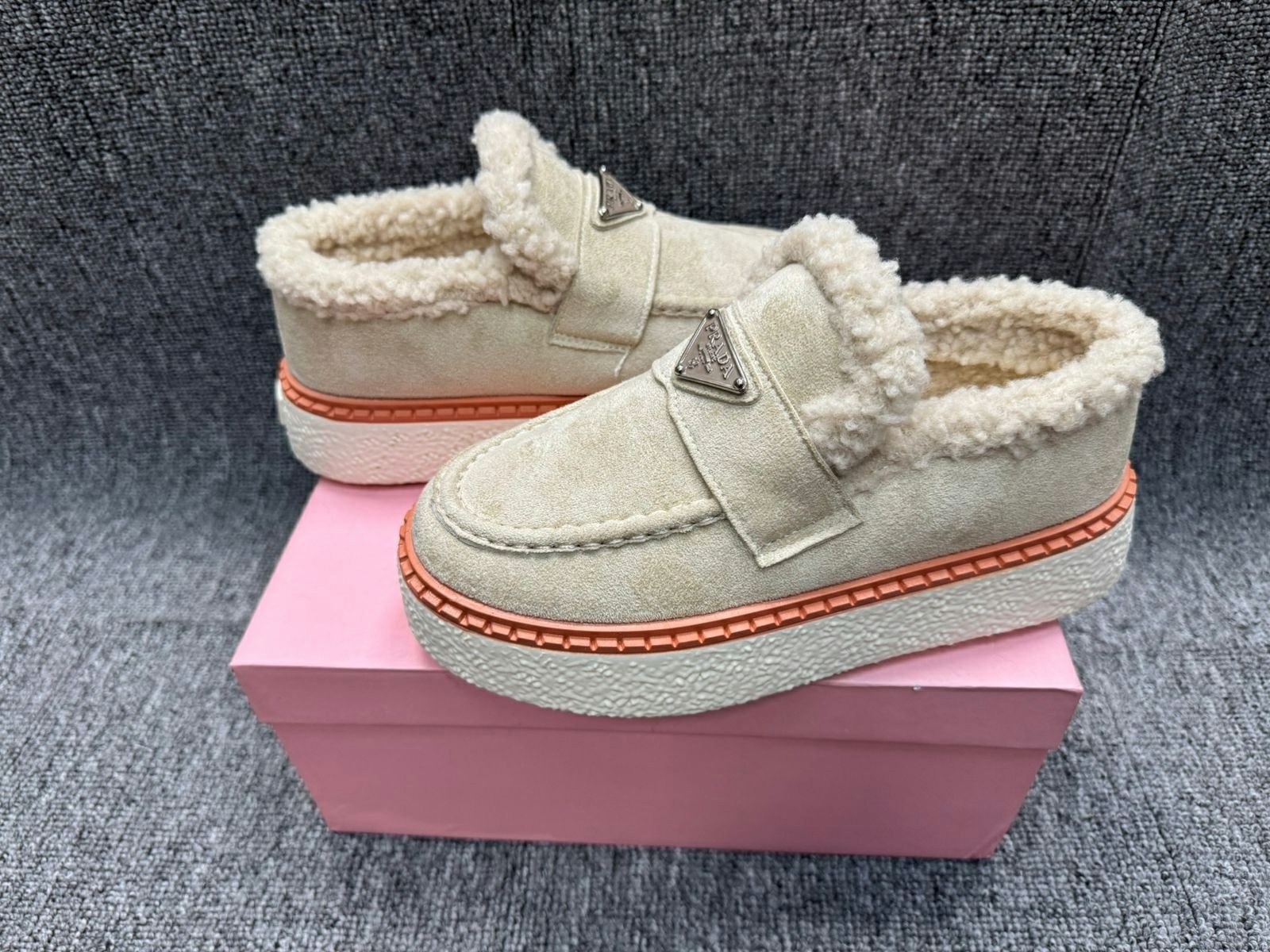 ,лоферы зимние замшевые,лоферы зимние женские,лоферы prada,зимние лоферы