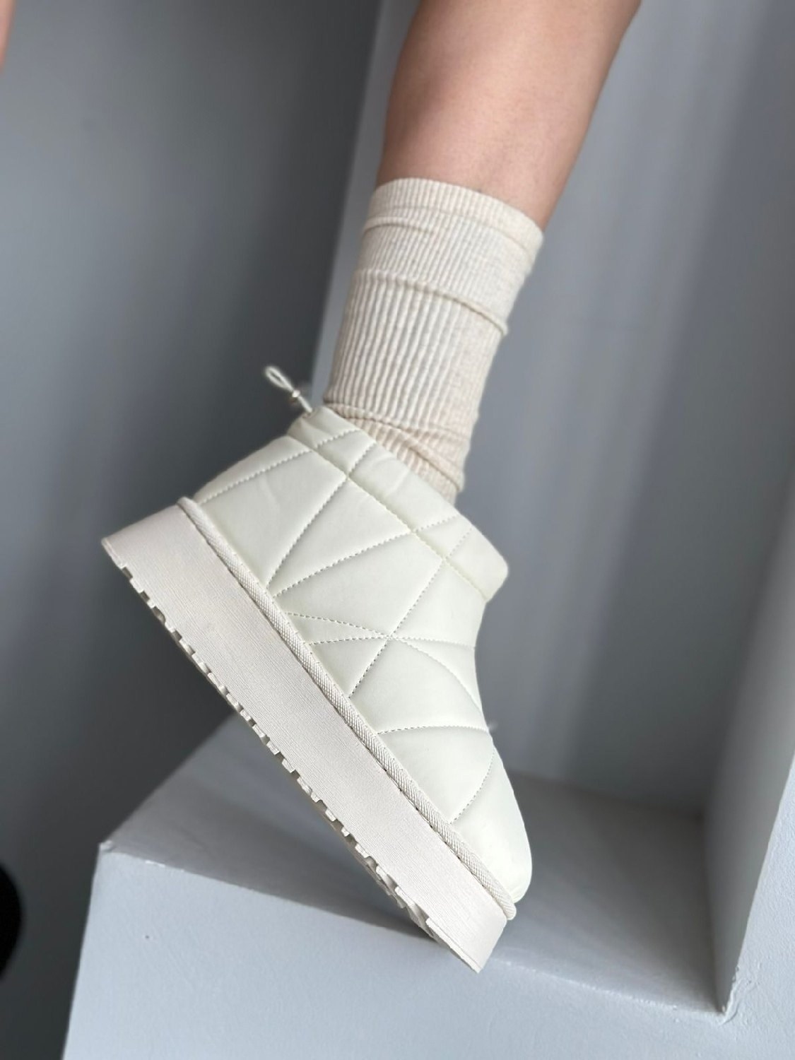 ,угги дутики женские короткие на высокой платформе,дутики женские,дутики женские короткие,дутики женские черные