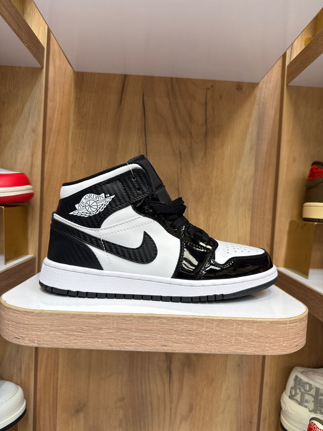 nike air jordan 1 mid,nike air jordan 1 mid se,кроссовки,nike air jordan 1,кроссовки женские nike air jordan 1