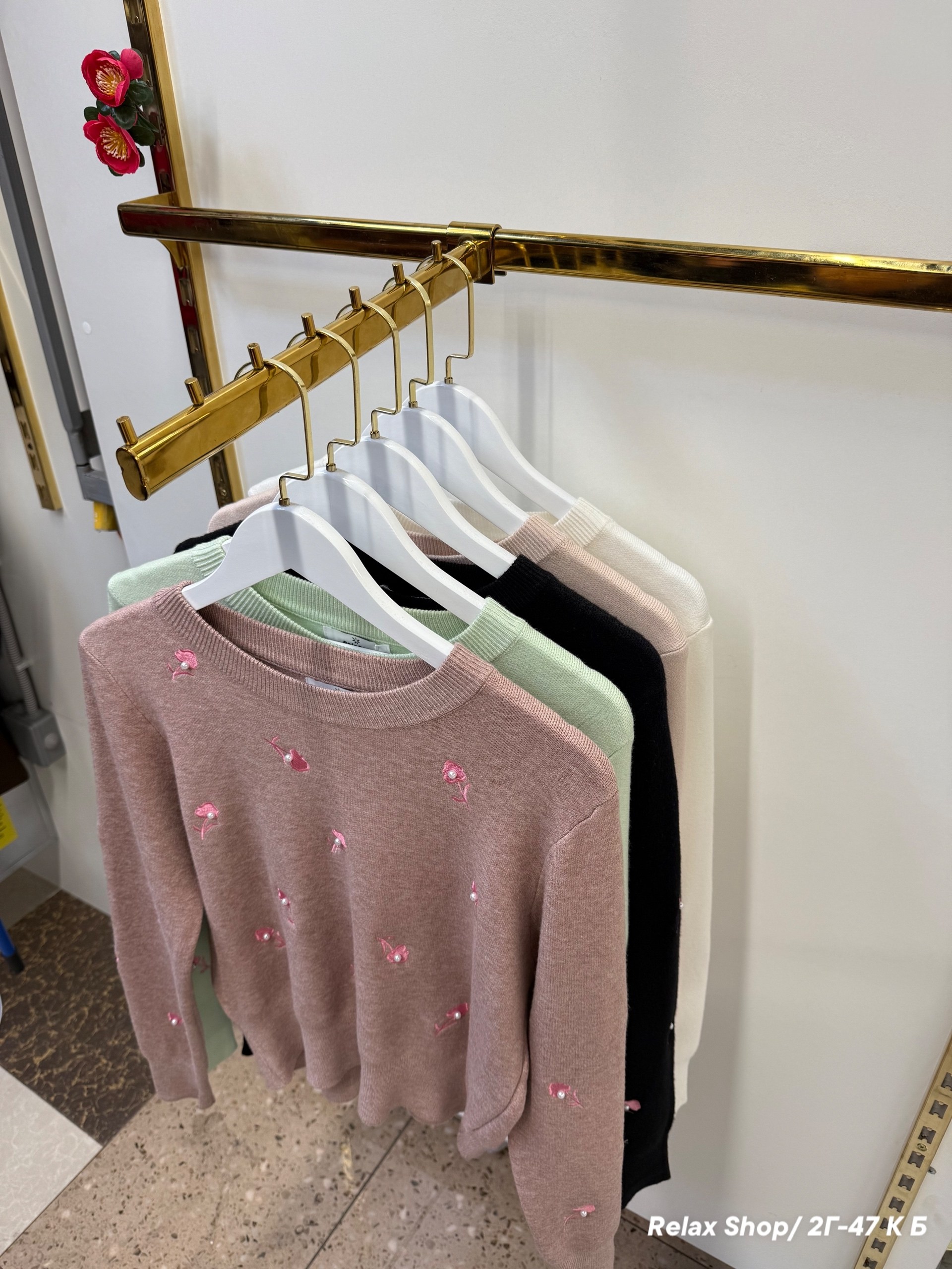 женская кофта,свитера женские,свитер с вышивкой,свитер,женский вязаный свитер