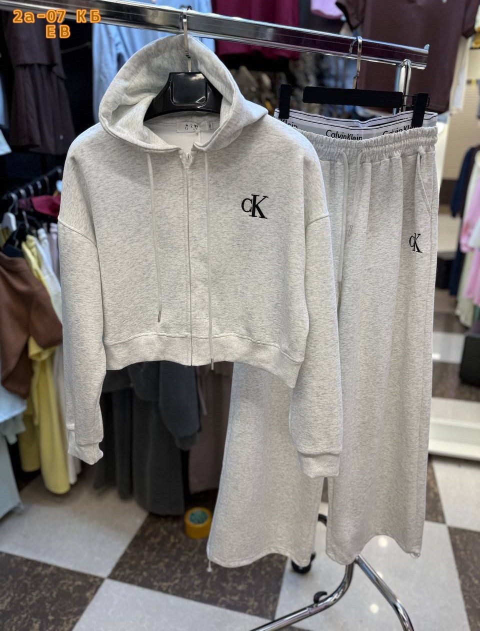 трикотажные костюмы,спортивные костюмы женские,спортивные костюм,комплект костюм,костюмы спортивные брендовые