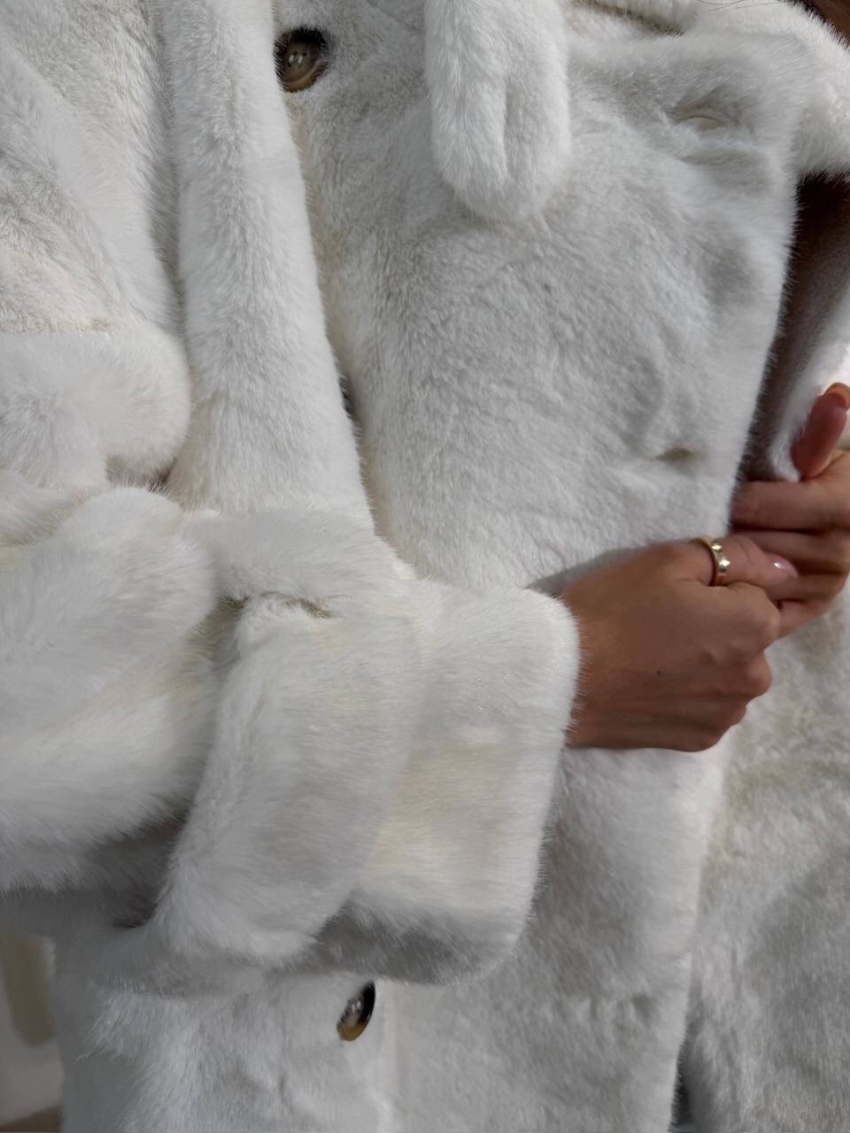 шуба искусственная,белая шуба,эко шуба,шуба из экомеха,шуба женская